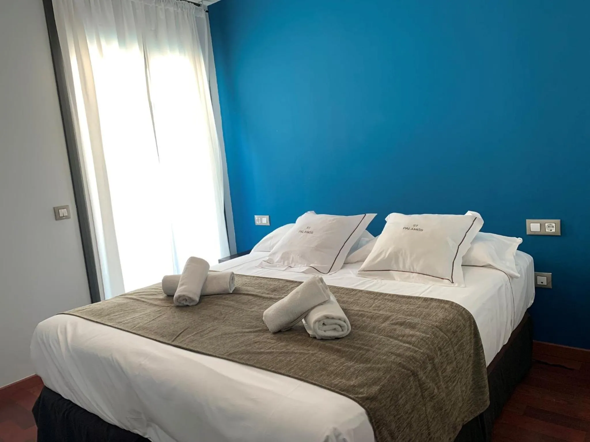 Bedroom, Bed in Palamós Apartamentos