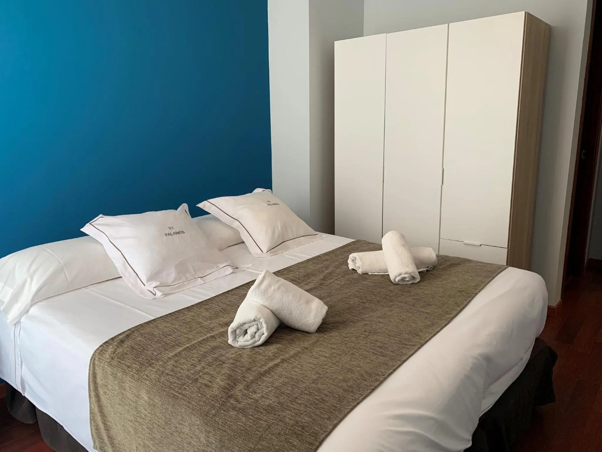 Bedroom, Bed in Palamós Apartamentos