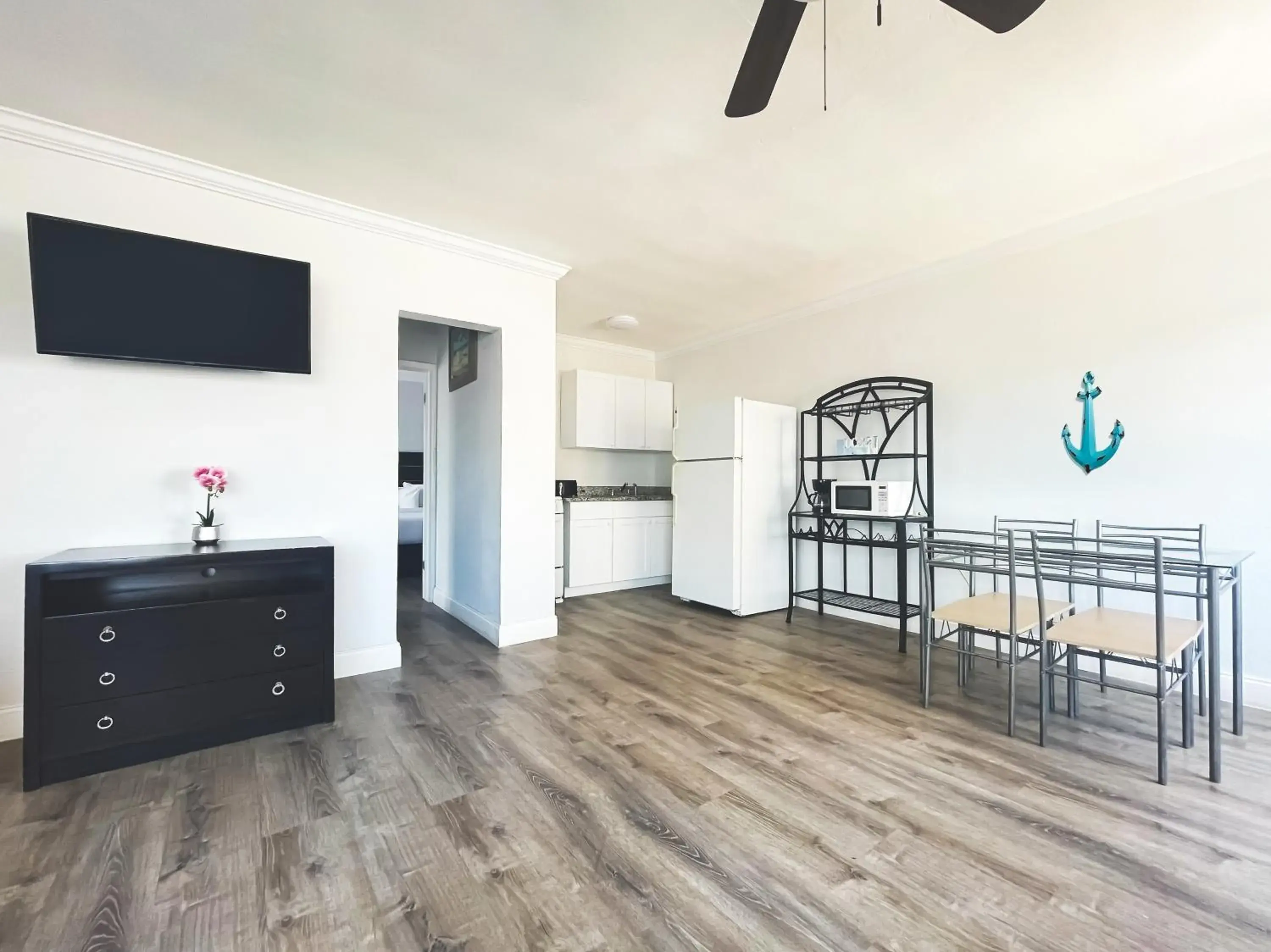 Kitchen or kitchenette, Bed in Paradise Oceanfront by HBH Kitchen or kitchenette, Bed in Paradise Oceanfront by HBH