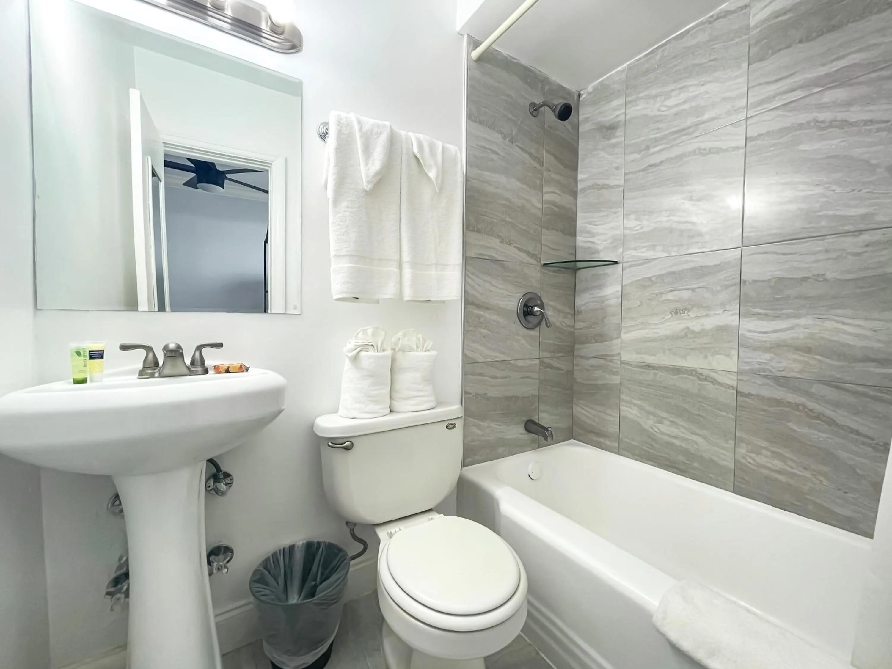 Bathroom in Paradise Oceanfront by HBH