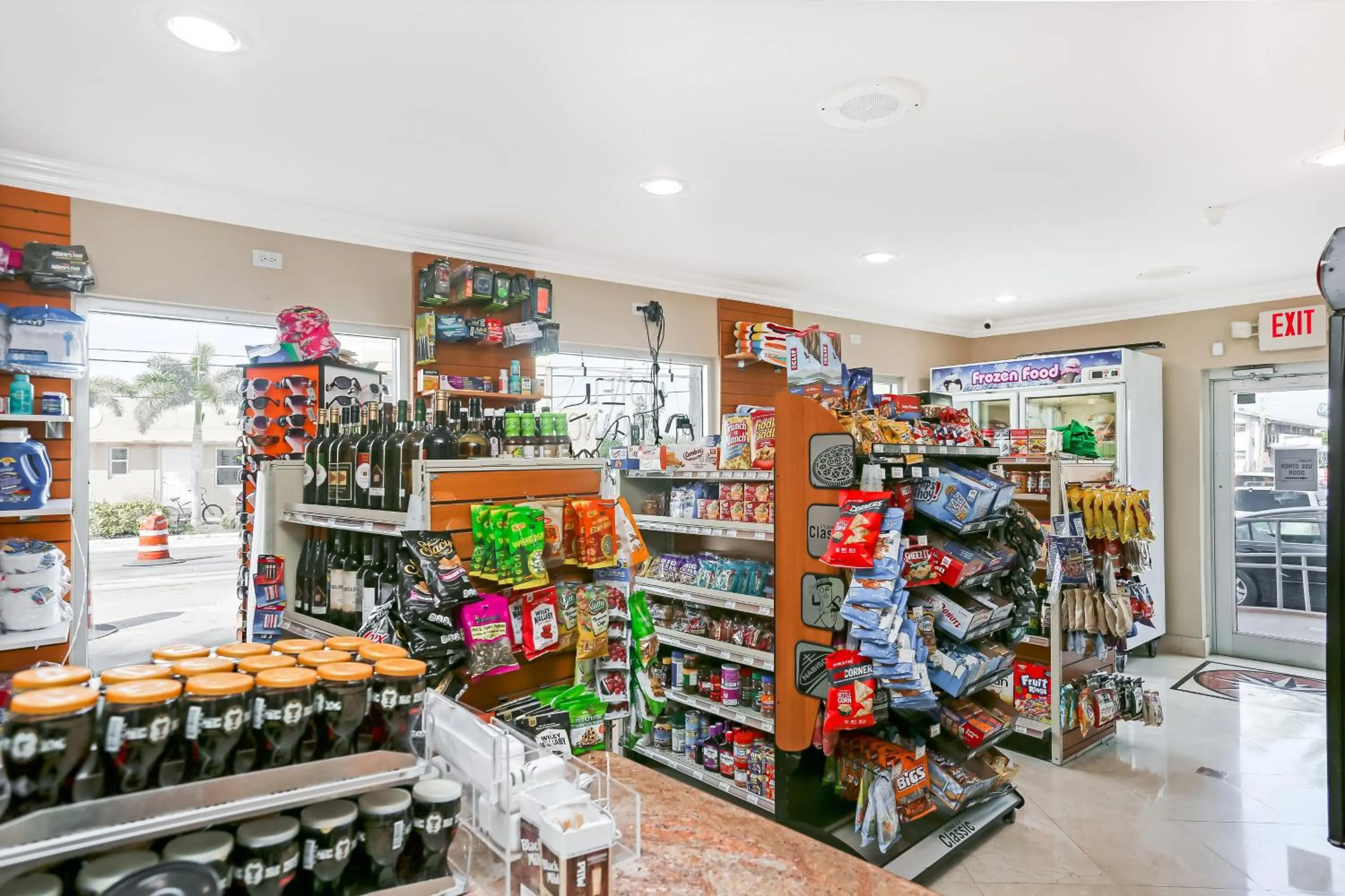 Supermarket/grocery shop in Paradise Oceanfront by HBH