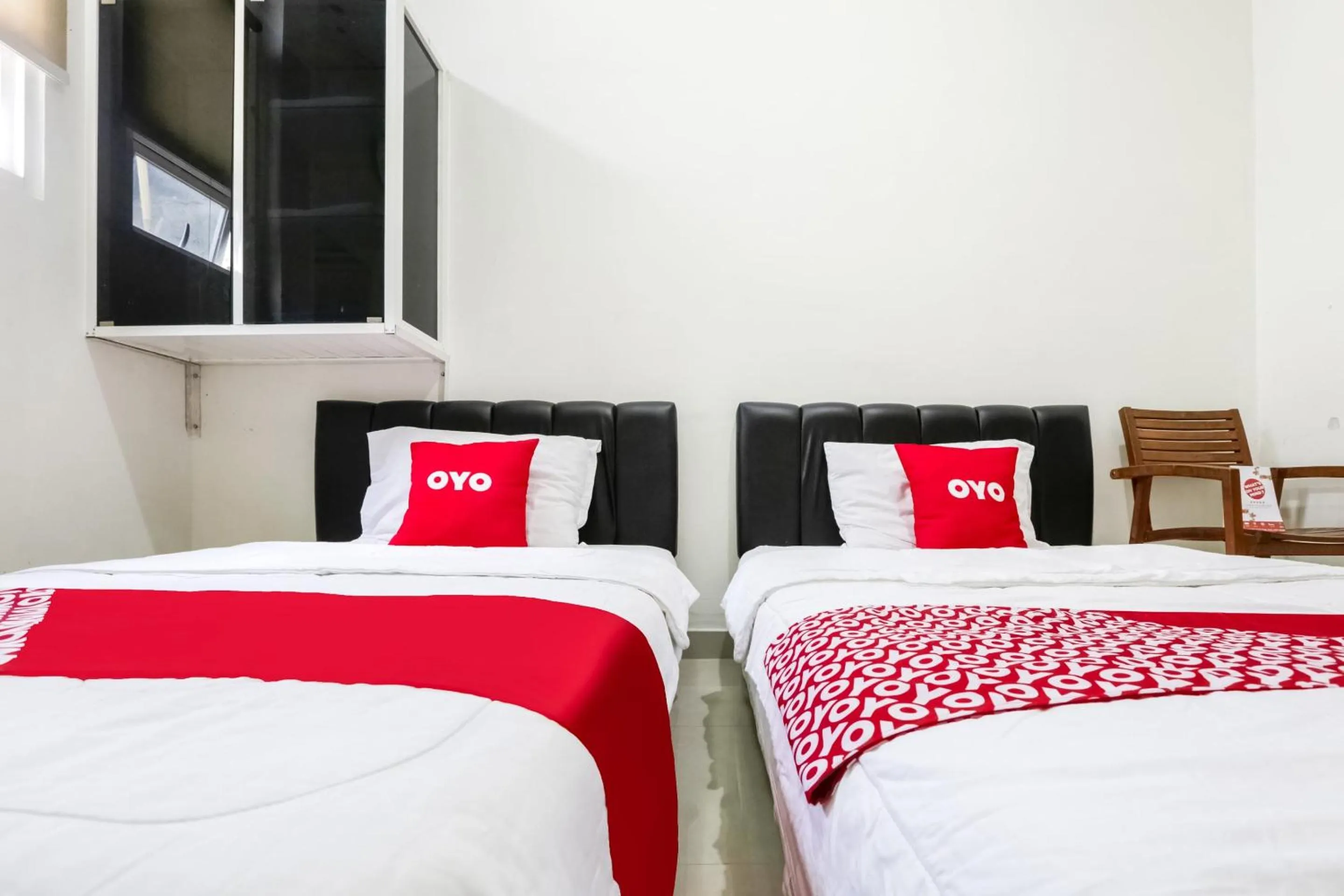 Bedroom, Bed in Hotel O Tamansari Guest House