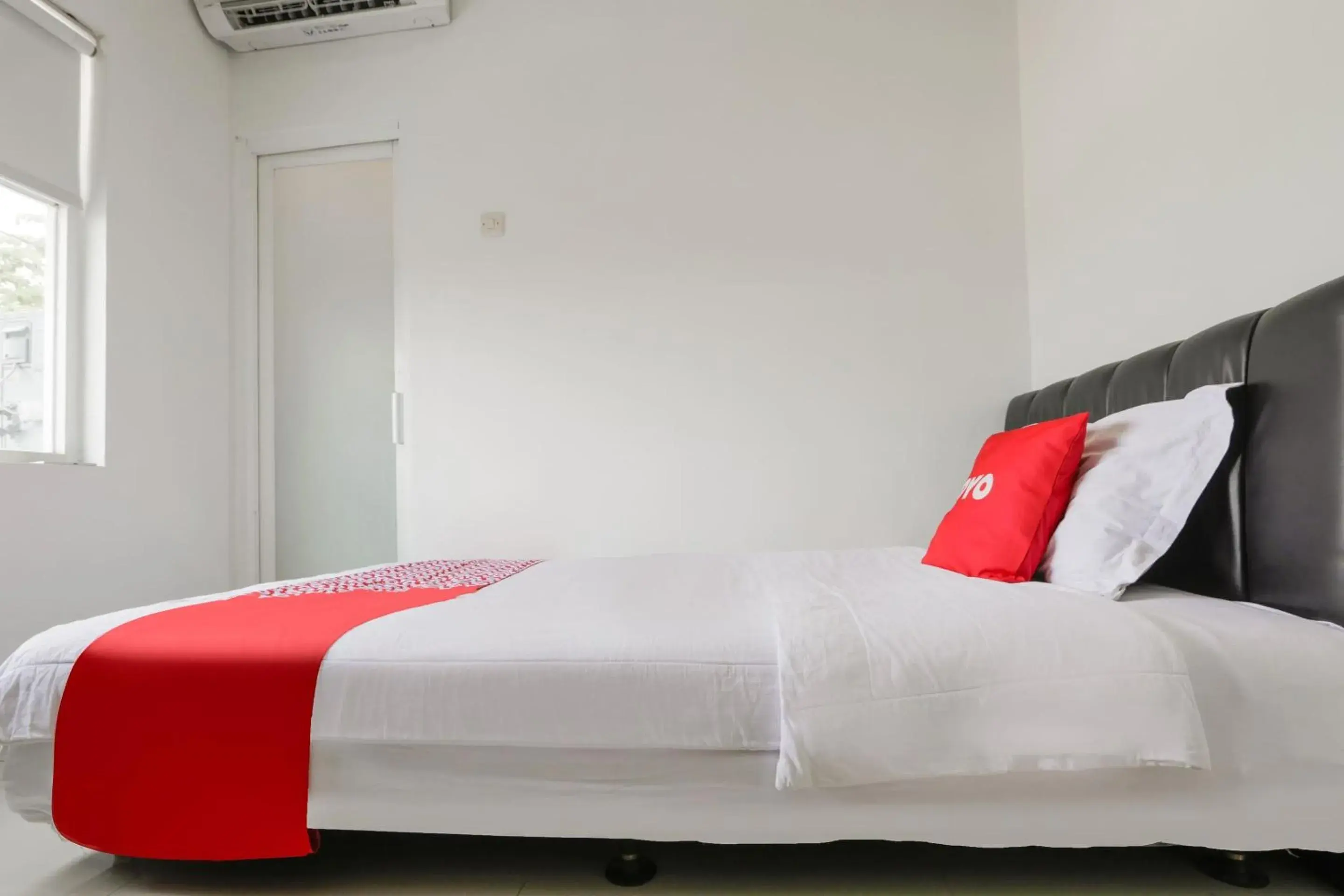 Bedroom, Bed in Hotel O Tamansari Guest House Bedroom, Bed in Hotel O Tamansari Guest House