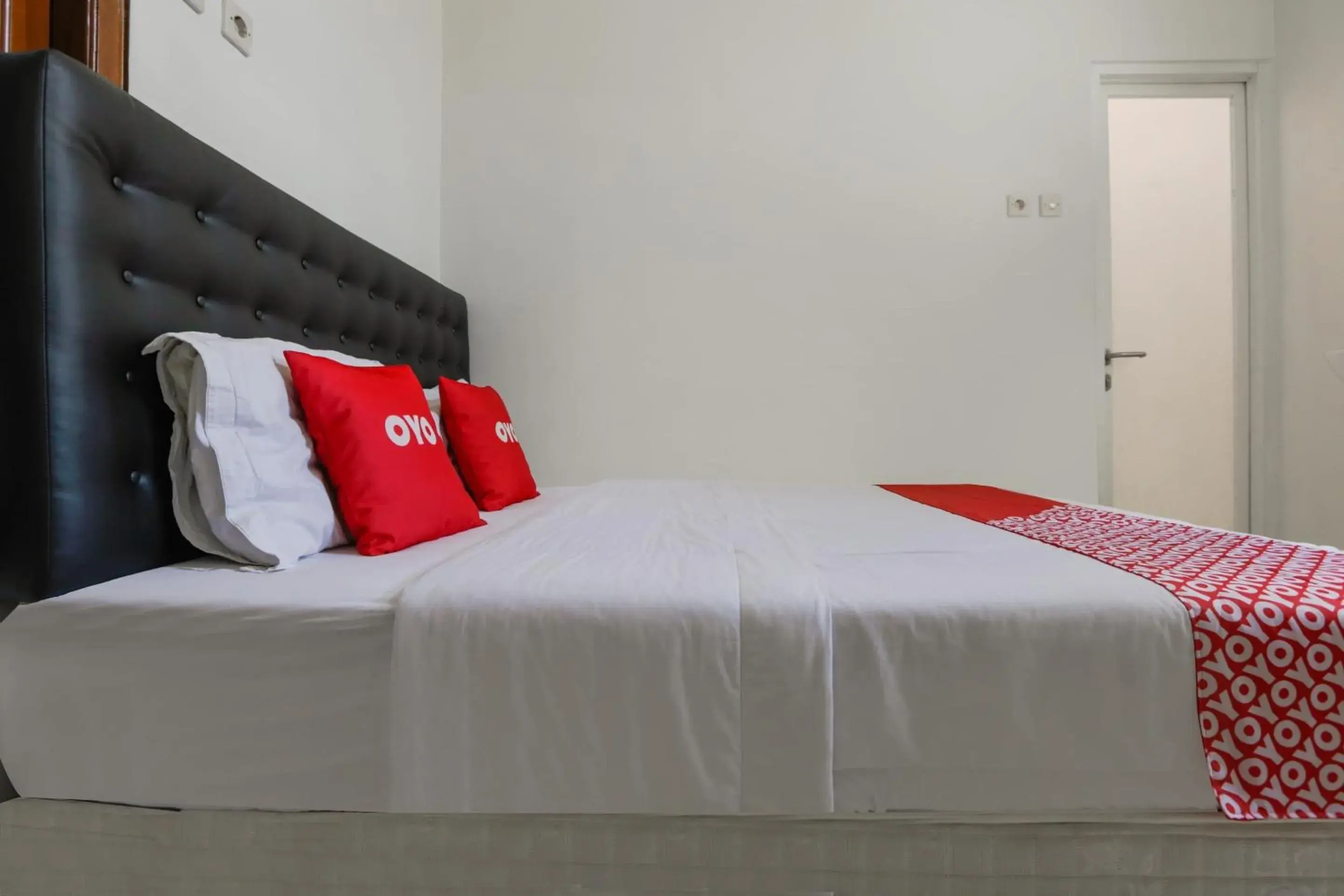 Bedroom, Bed in Hotel O Tamansari Guest House Bedroom, Bed in Hotel O Tamansari Guest House