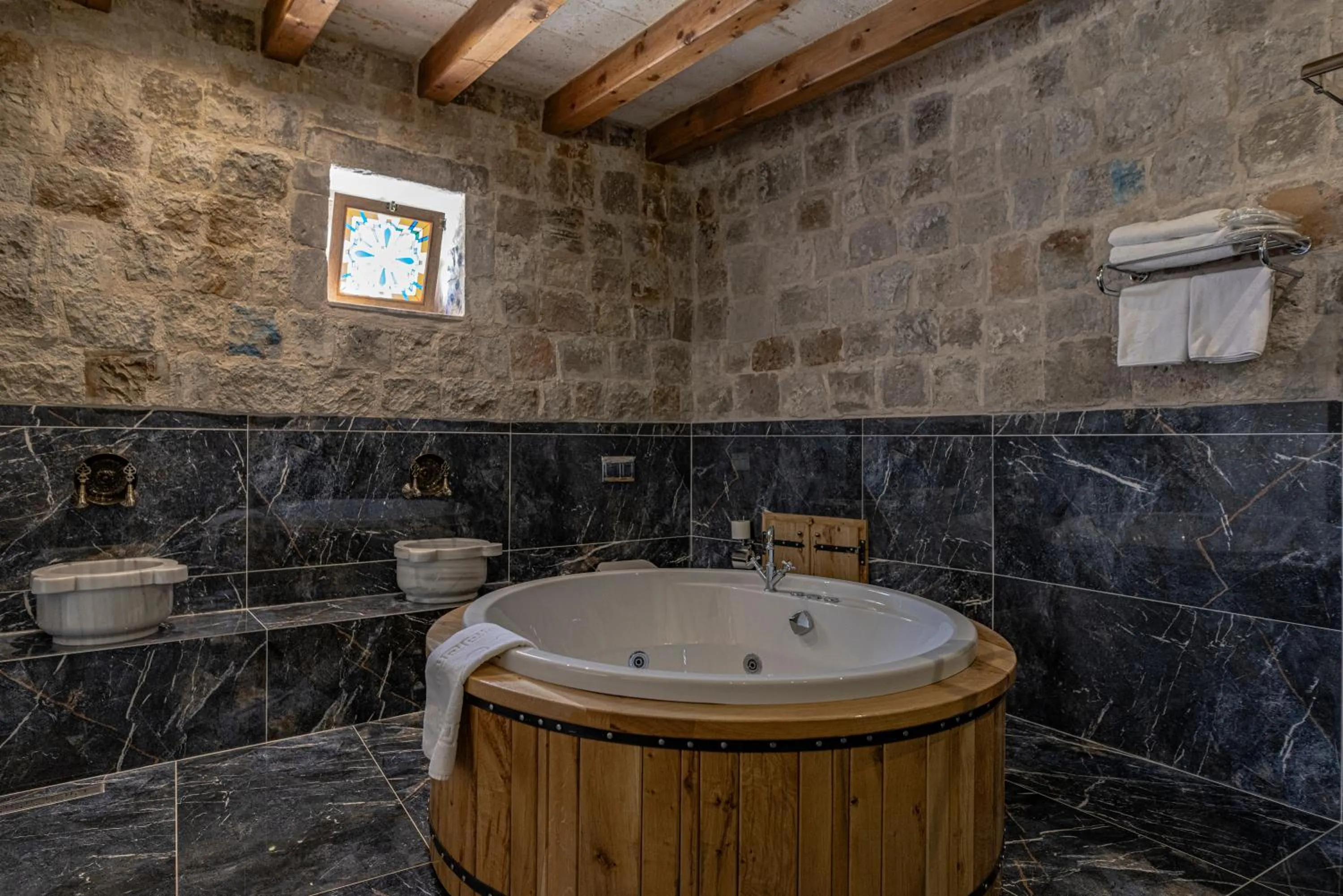 Hot Tub in Göreme Cave Suites