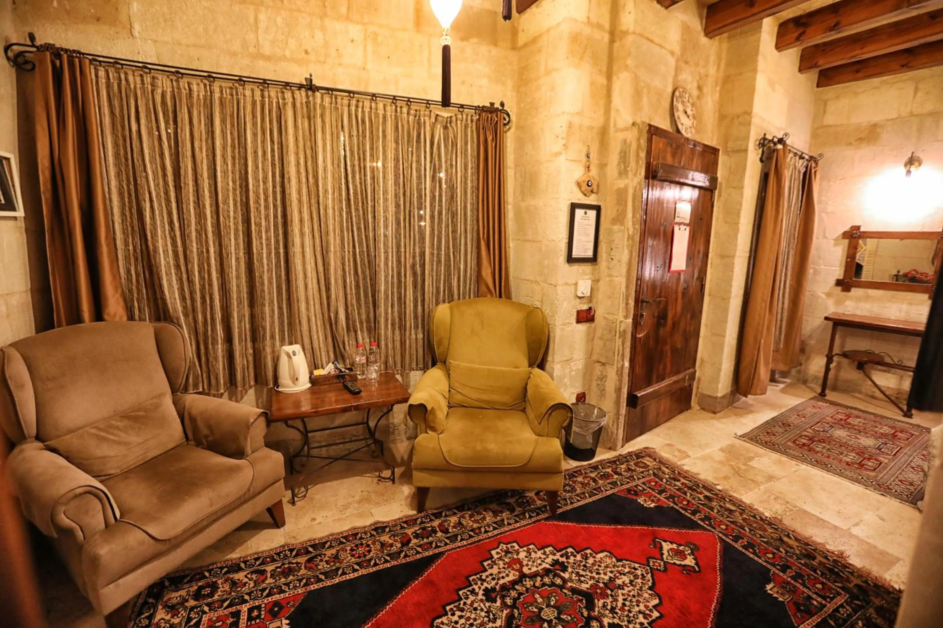 Photo of the whole room, Bed in Göreme Cave Suites