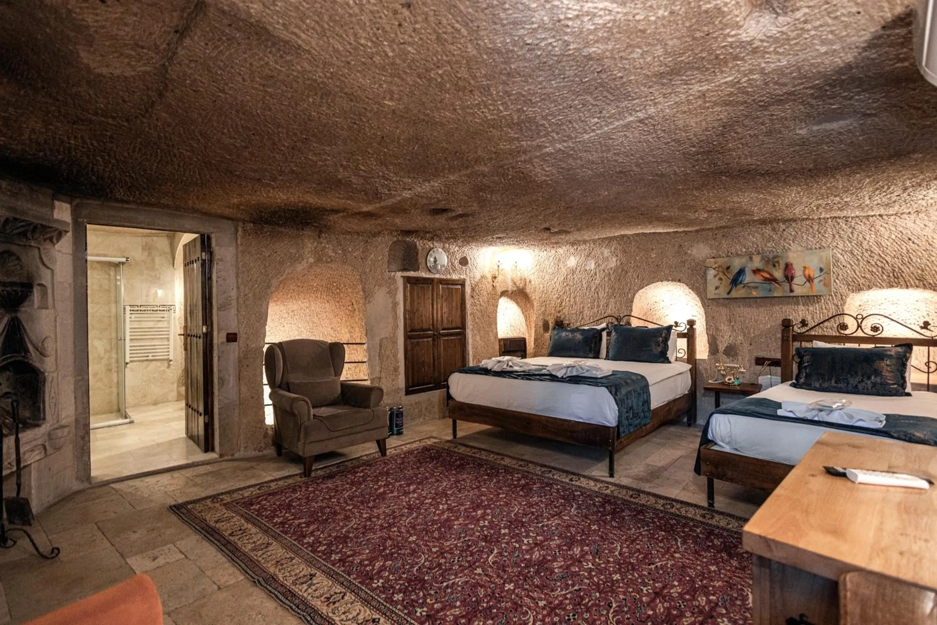 Photo of the whole room, Bed in Göreme Cave Suites