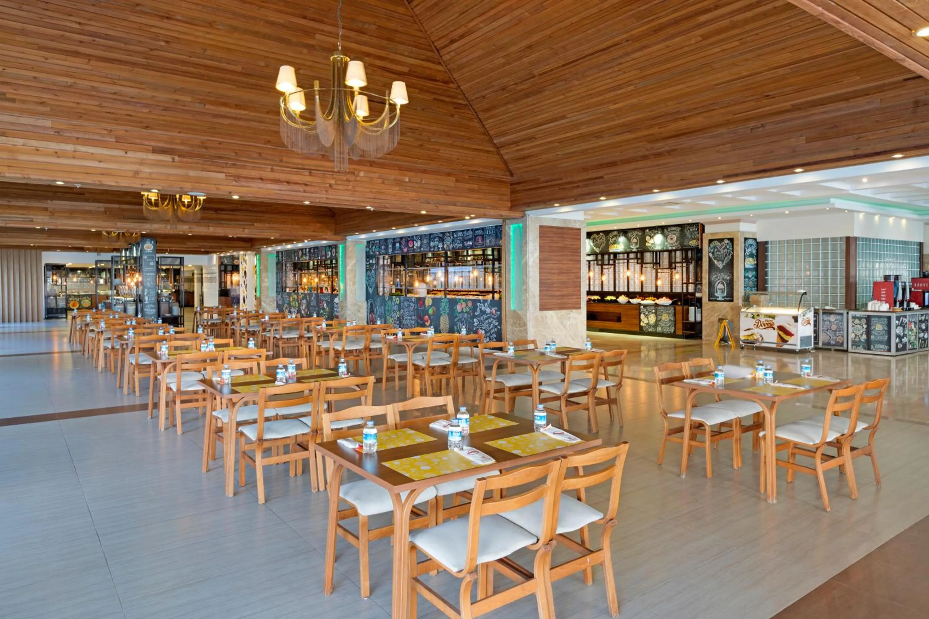 Restaurant/Places to Eat in Euphoria Comfort Beach Alanya