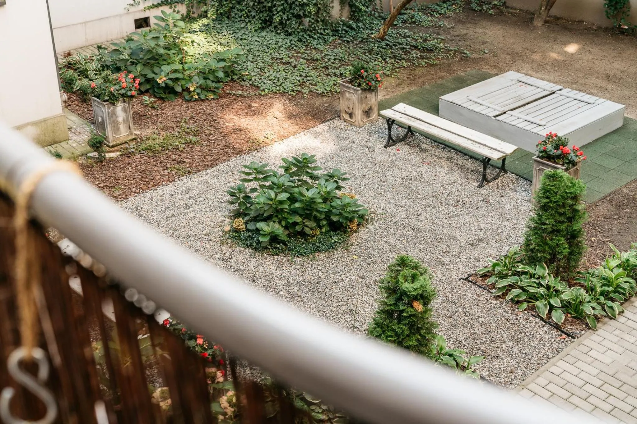 Garden view in Downtown Apartment - LoftAffair