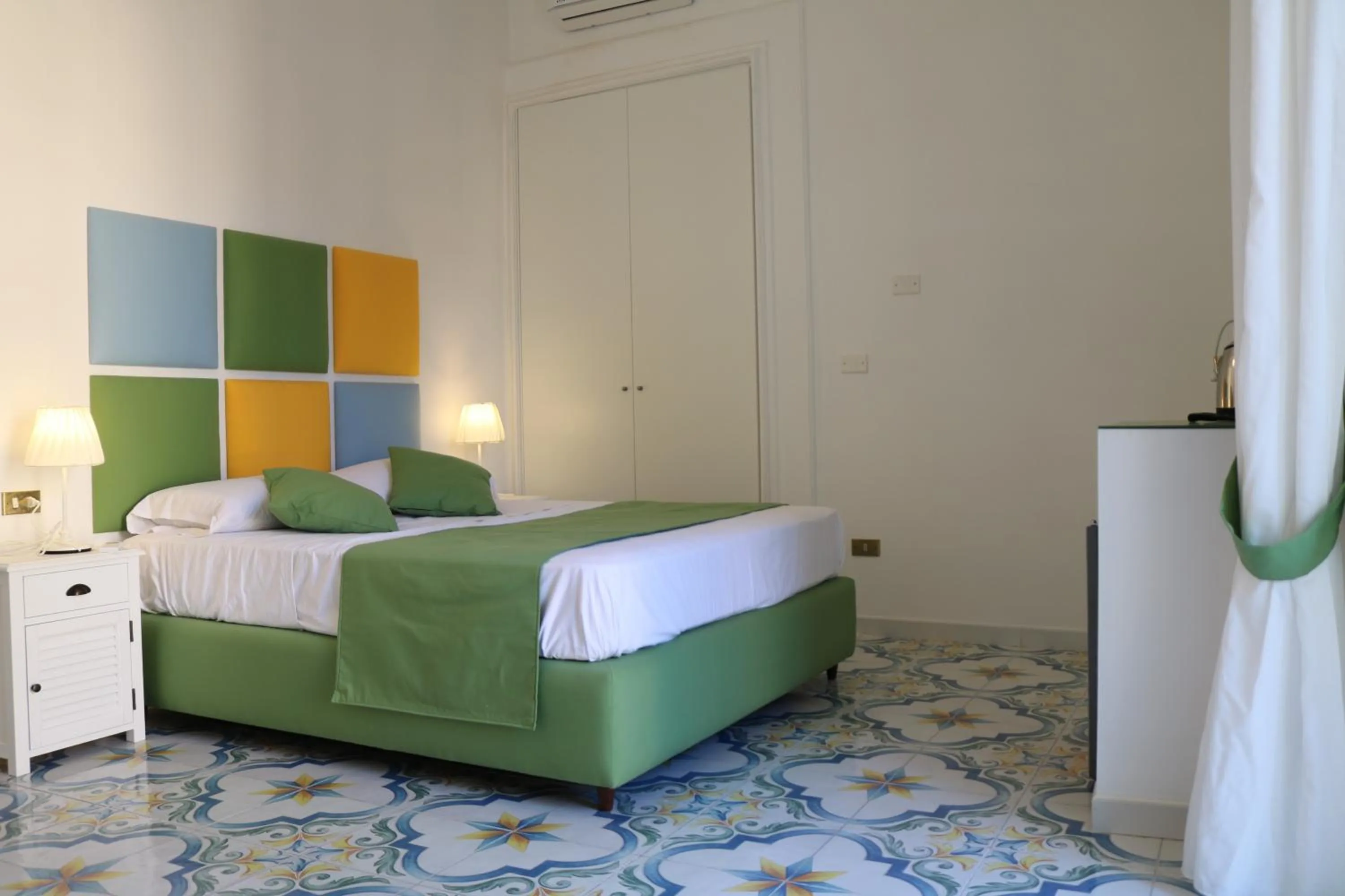 Bed in SuiteNapoliSantaLucia