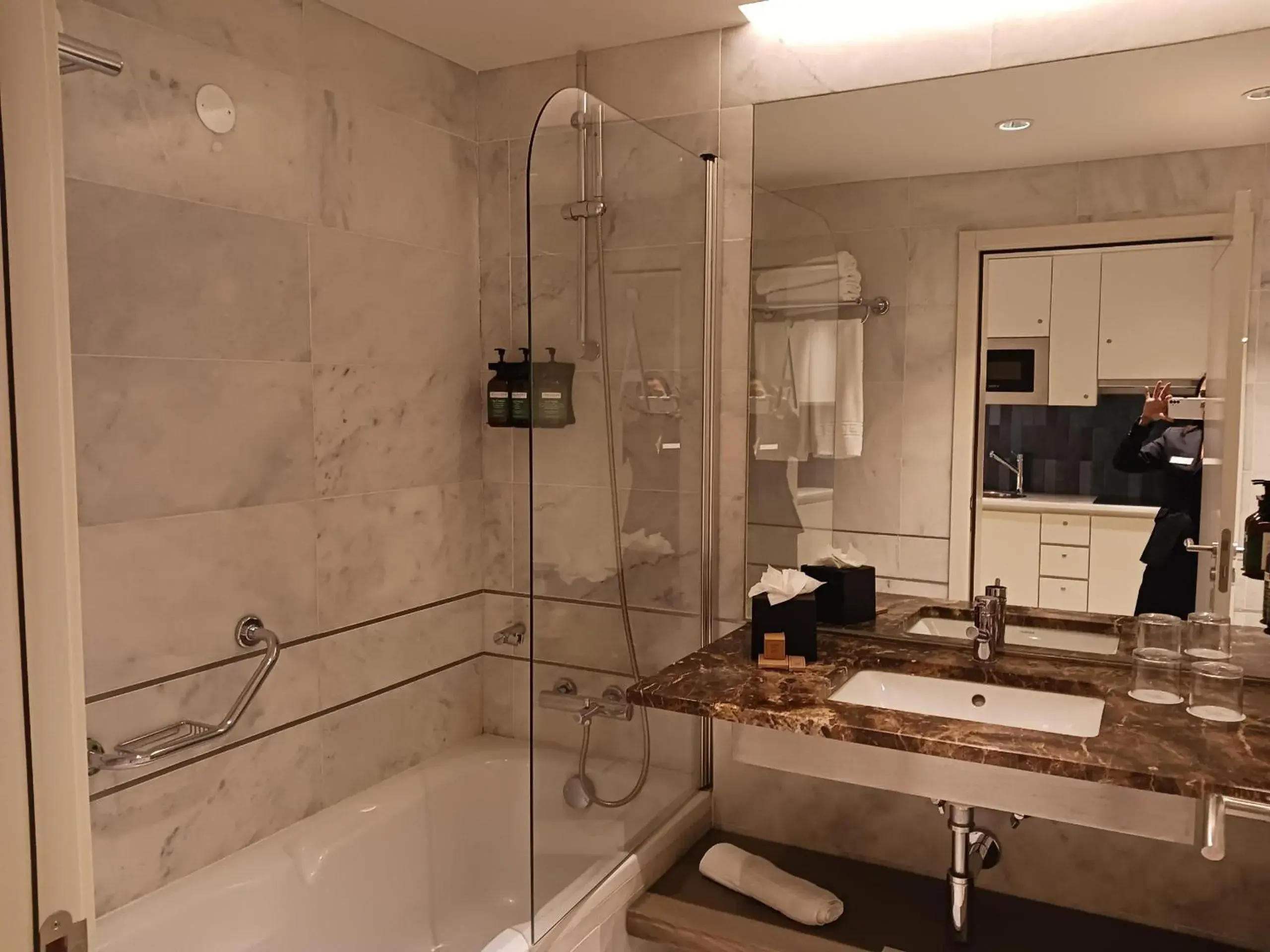 Property building in Crowne Plaza - Caparica Lisbon Property building in Crowne Plaza - Caparica Lisbon