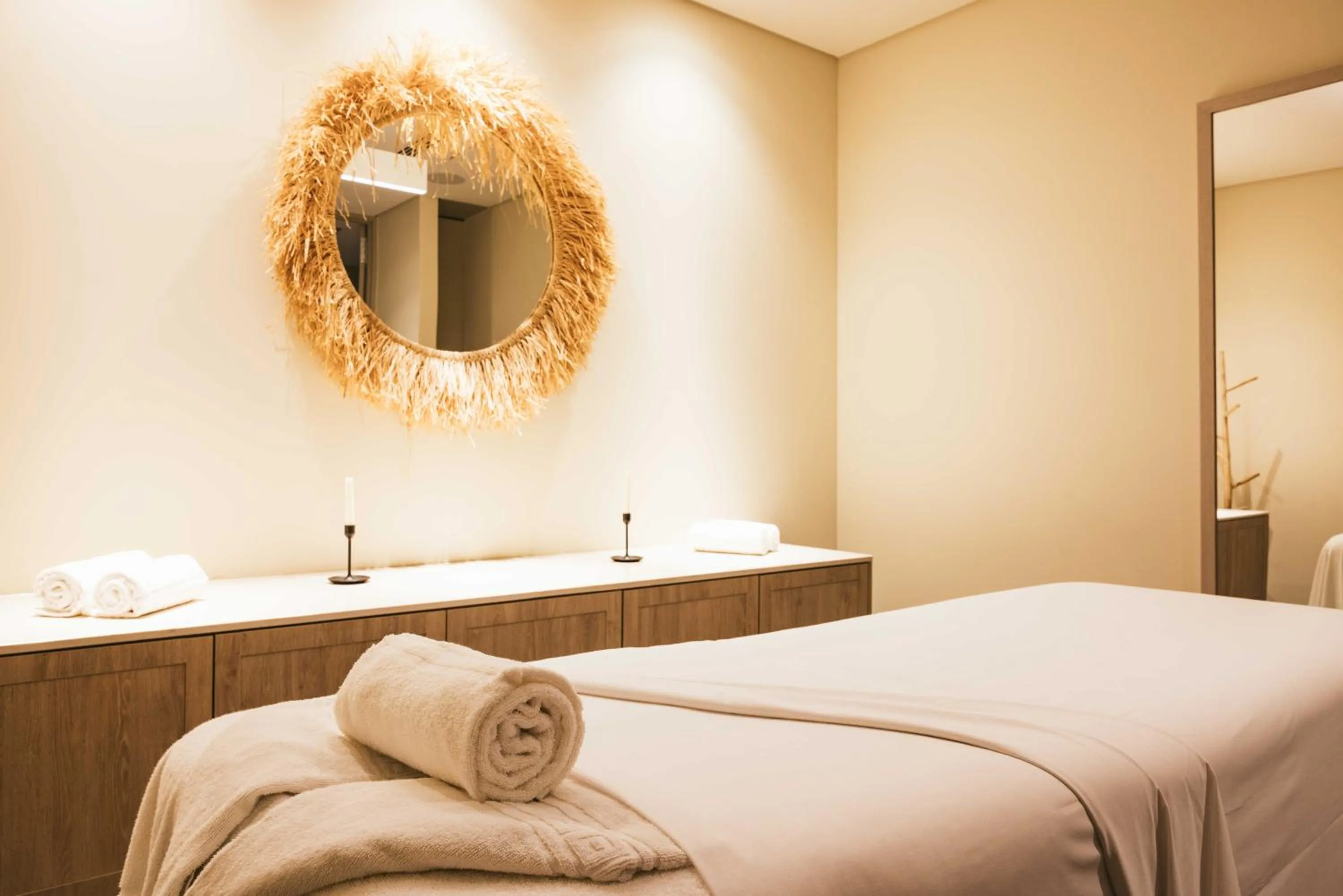 Spa and wellness centre/facilities, Bed in Crowne Plaza - Caparica Lisbon