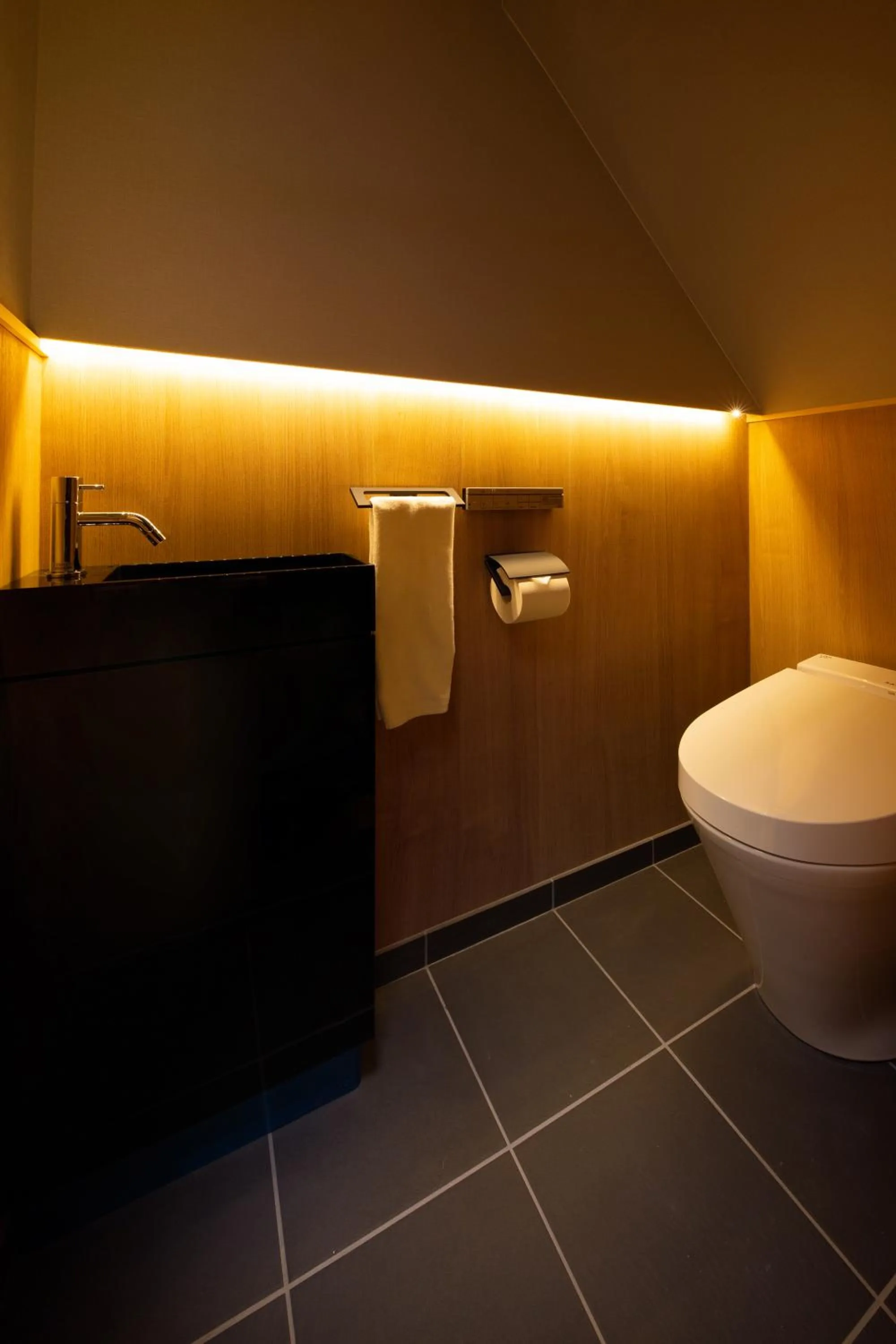 Toilet in Tsumugi Sanjusangendo