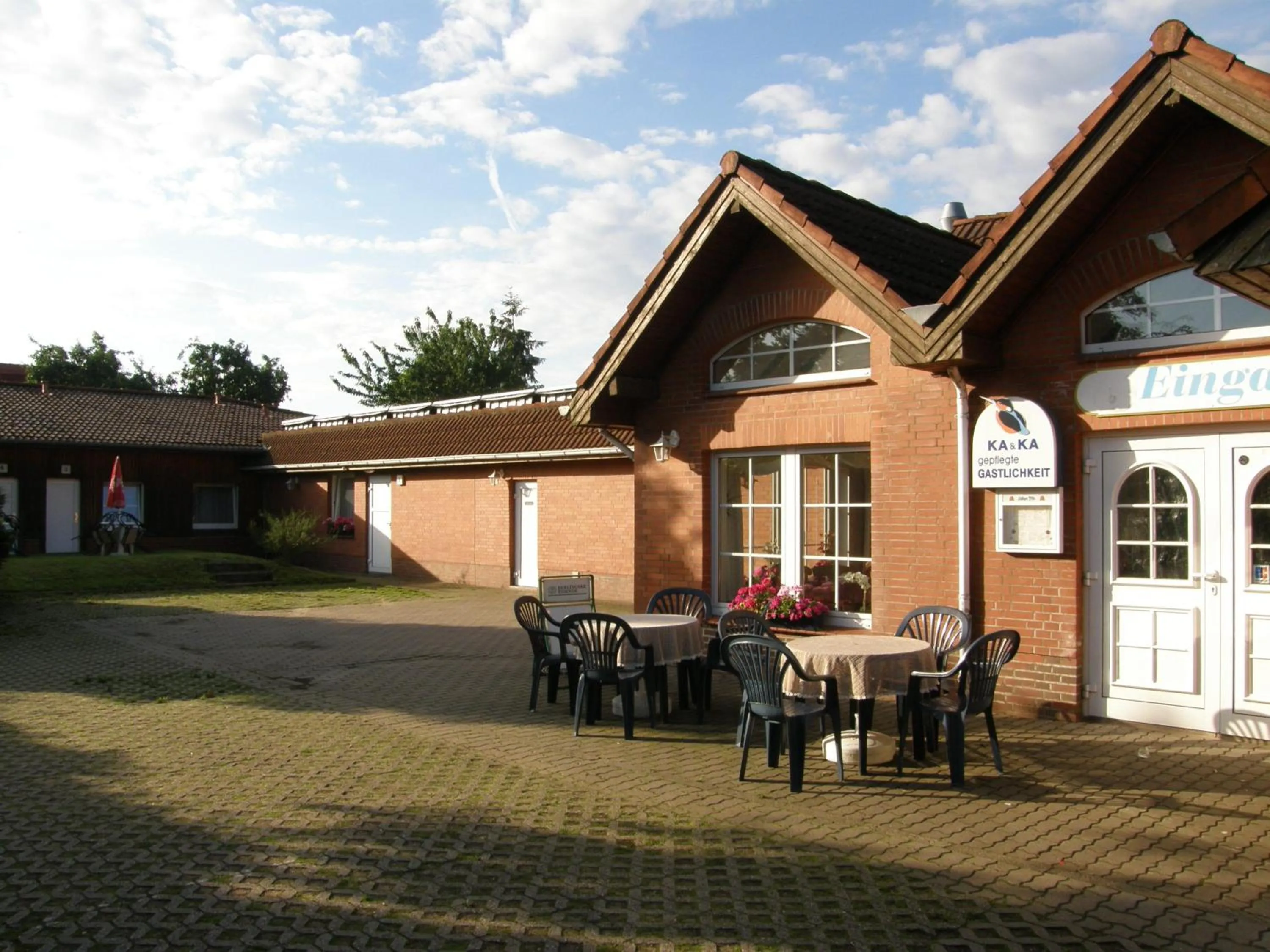 Facade/entrance in KA&KA Hotel Garni