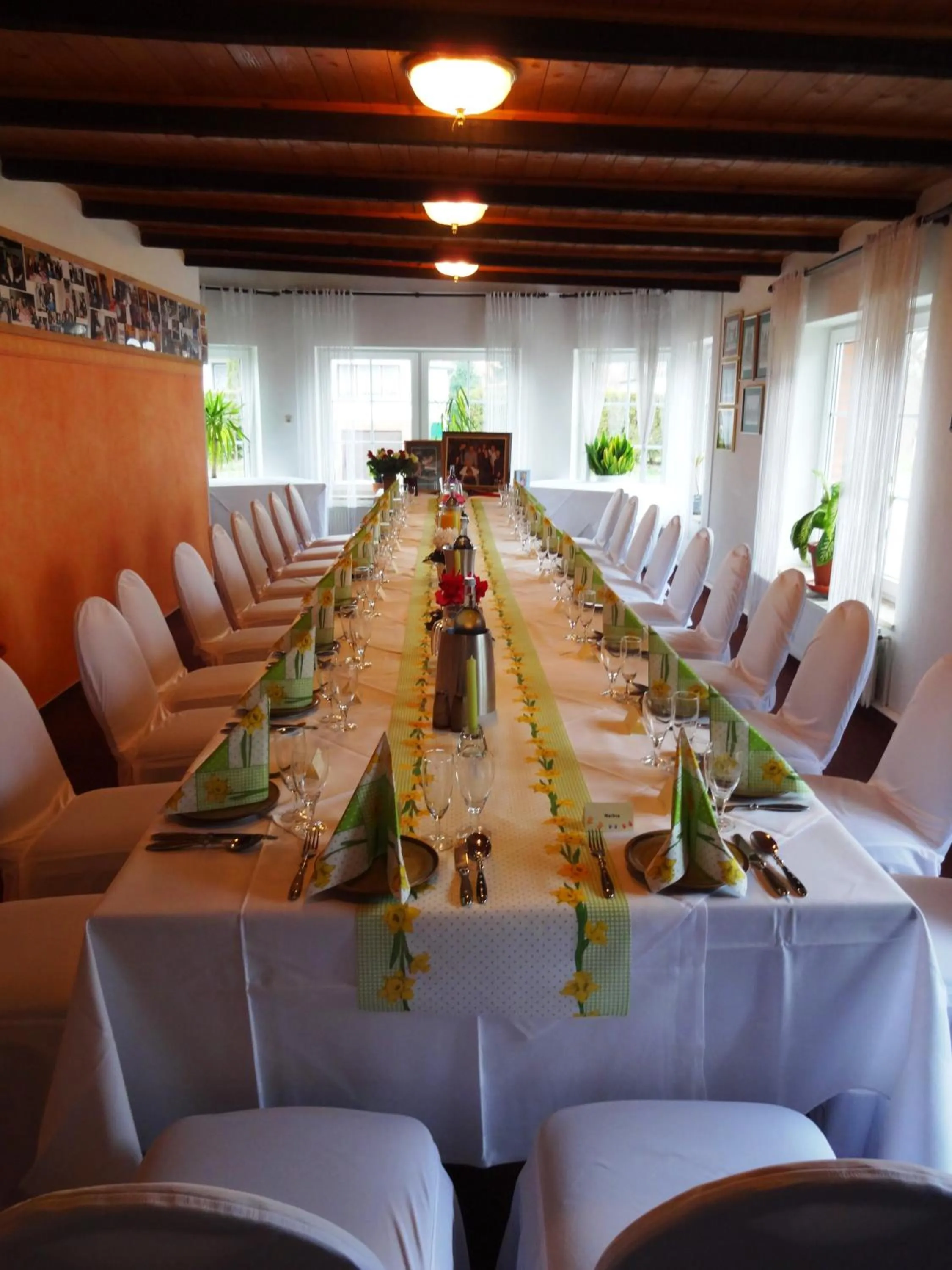 Food and drinks in KA&KA Hotel Garni