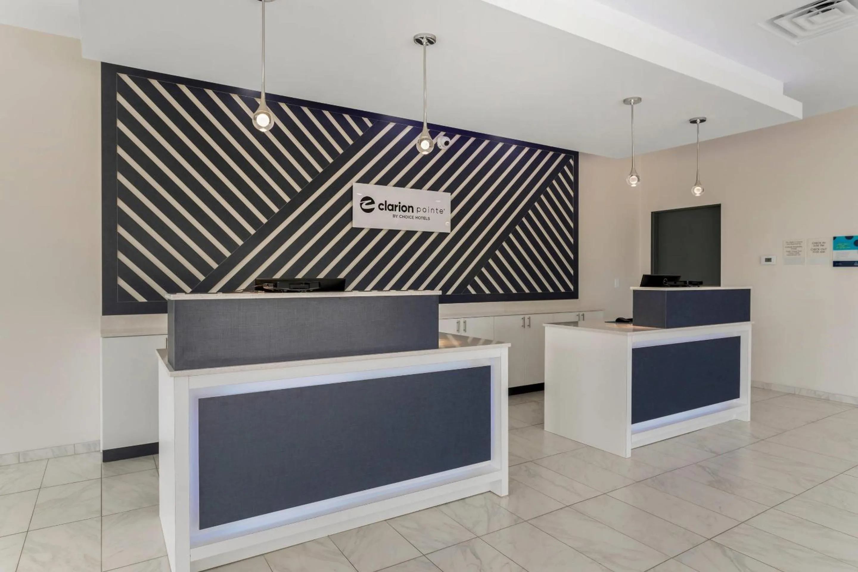 Lobby or reception in Clarion Pointe Kimball By Choice Hotels