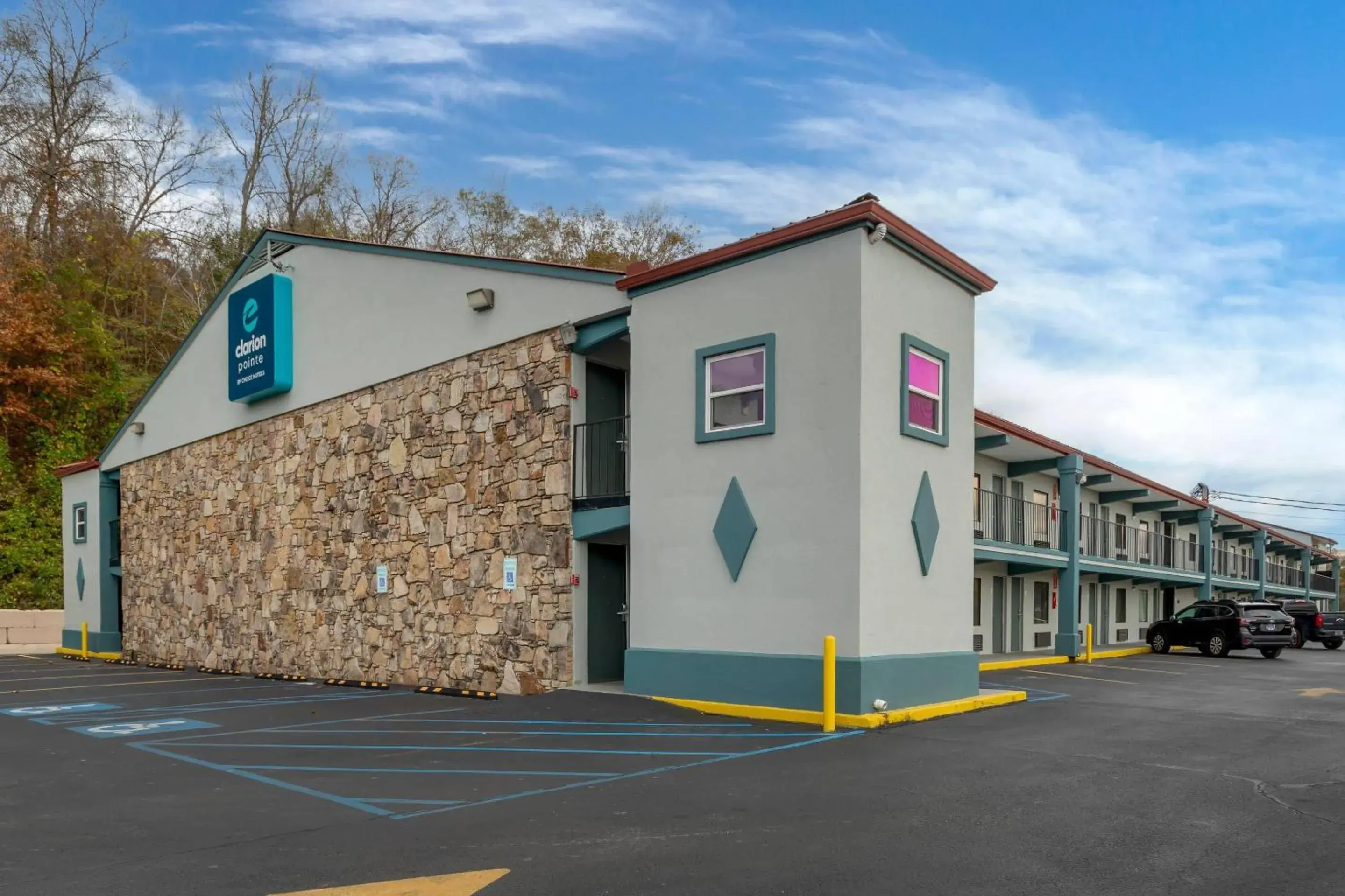 Property building in Clarion Pointe Kimball By Choice Hotels Property building in Clarion Pointe Kimball By Choice Hotels