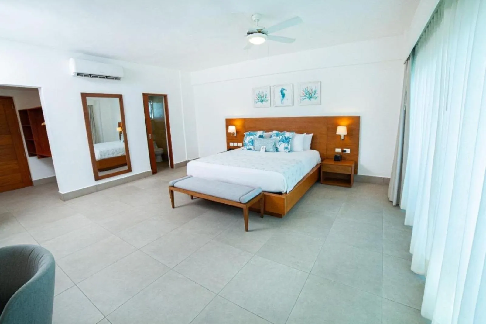 Bed in Presidential Suites Cabarete - Room Only