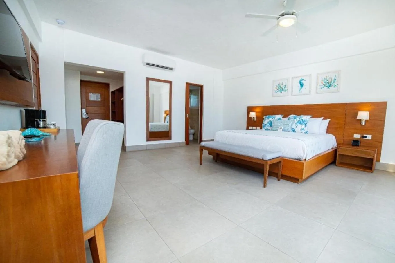 Bed in Presidential Suites Cabarete - Room Only