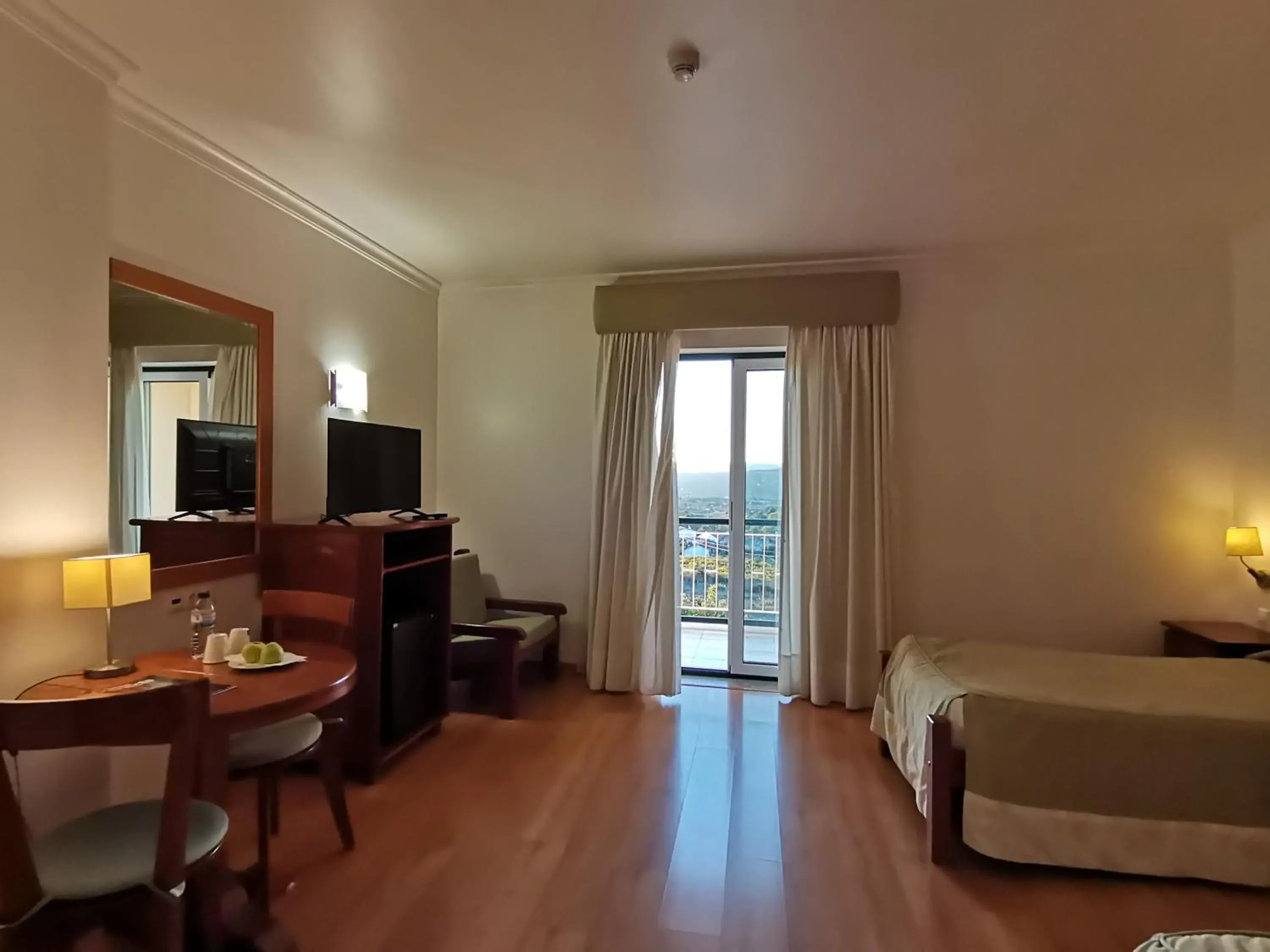 Photo of the whole room, Bed in Hotel Quinta dos Cedros Photo of the whole room, Bed in Hotel Quinta dos Cedros