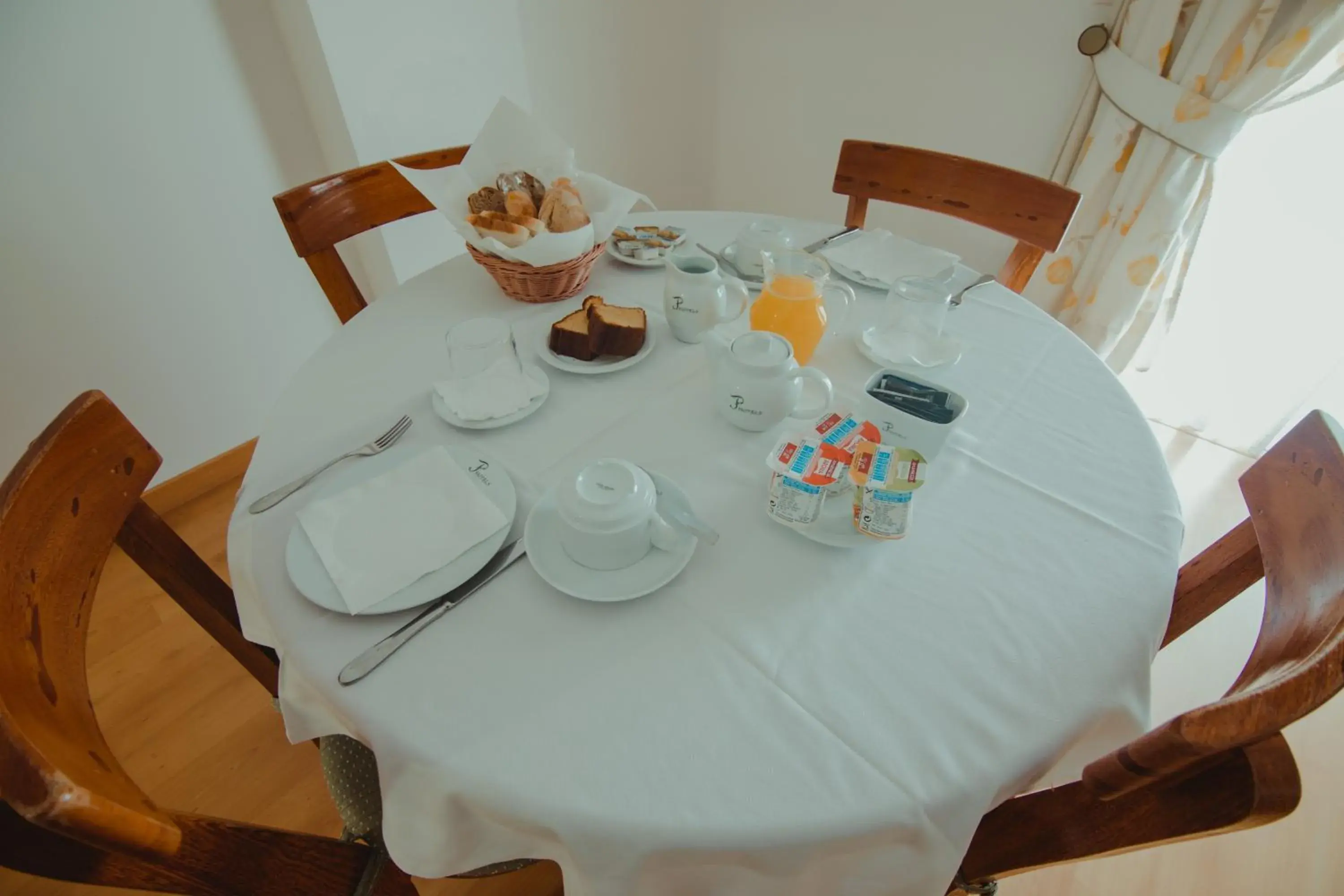 Breakfast in Hotel Quinta dos Cedros Breakfast in Hotel Quinta dos Cedros