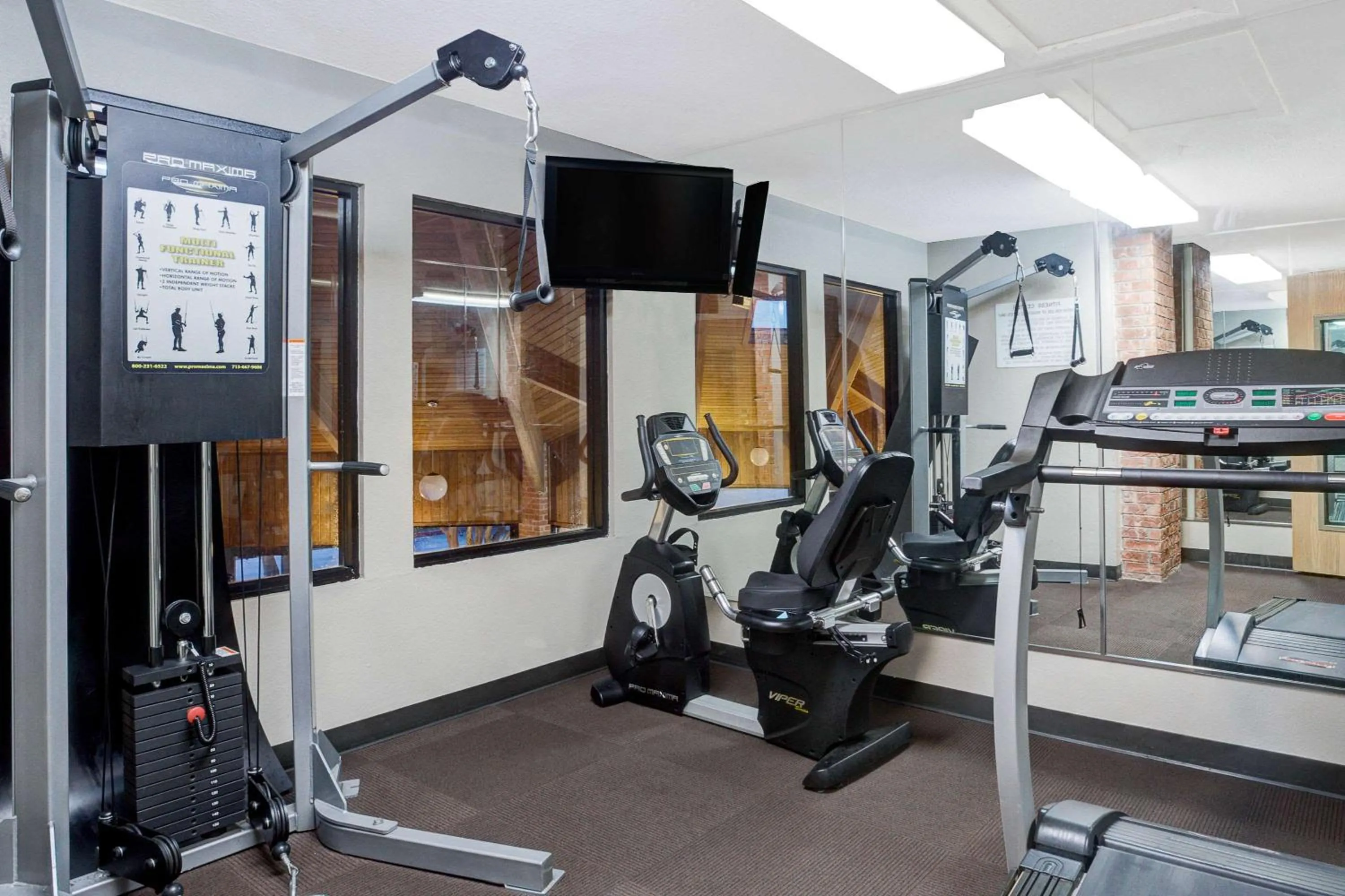 Fitness centre/facilities in Baymont Inn & Suites San Marcos