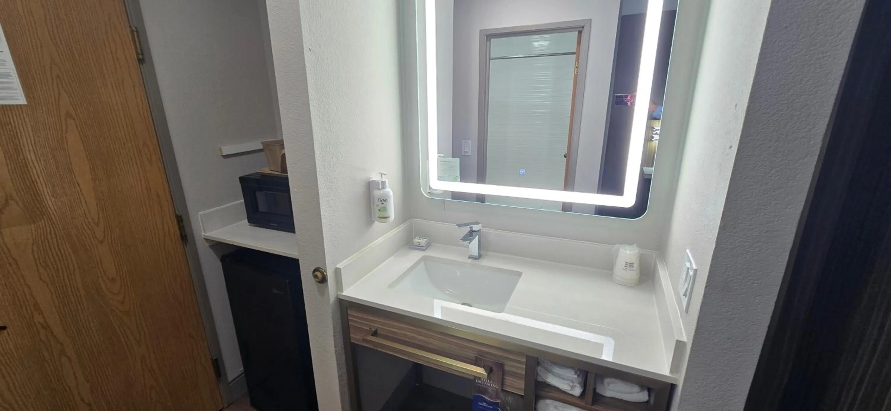 Bathroom in Baymont Inn & Suites San Marcos