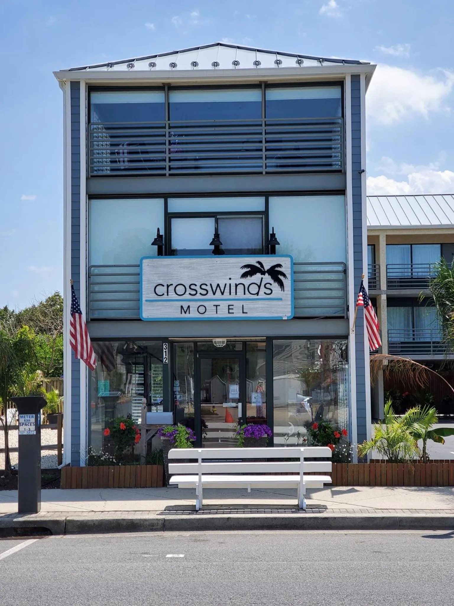 Crosswinds Motel