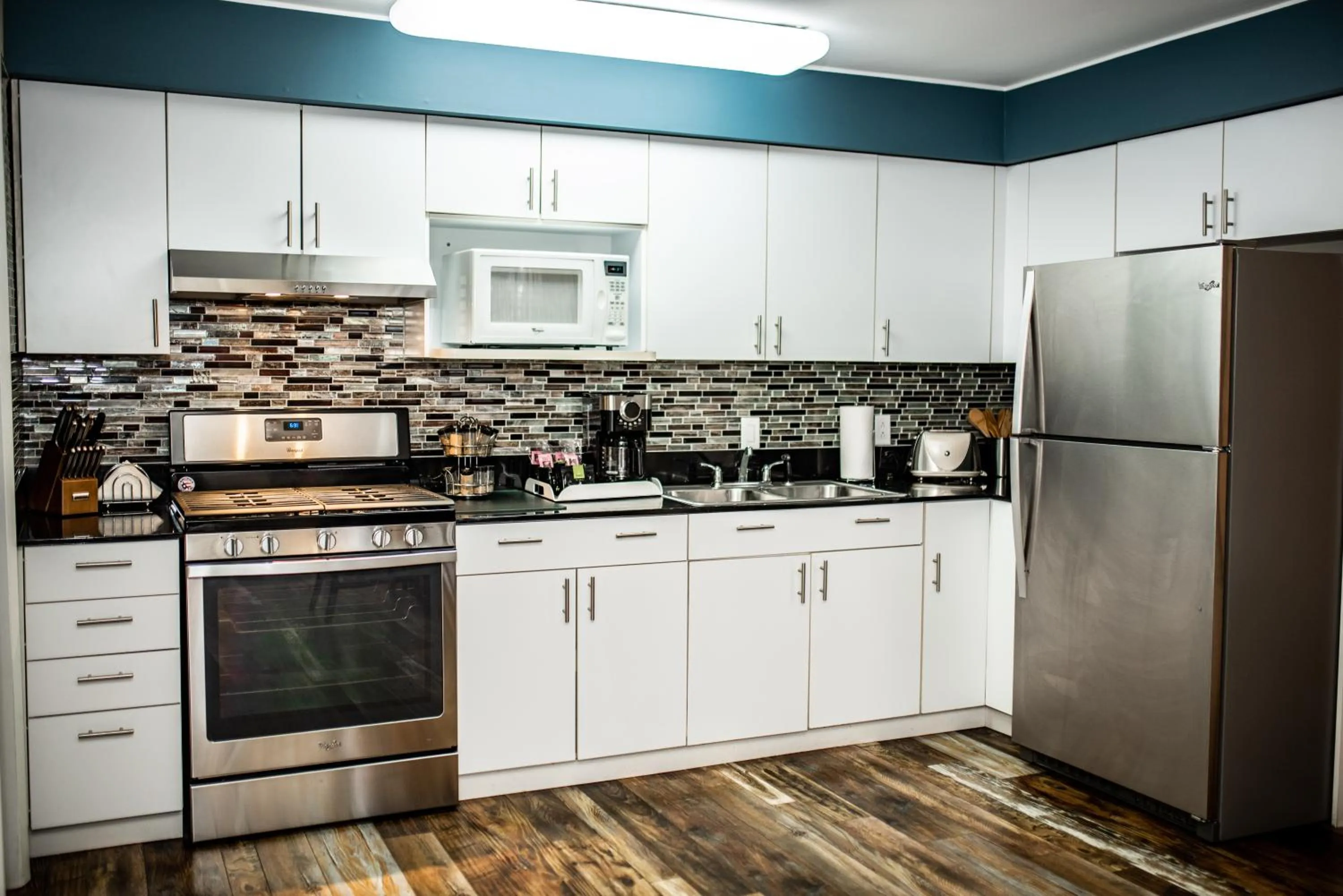 Kitchen or kitchenette in Gateway Inn and Suites