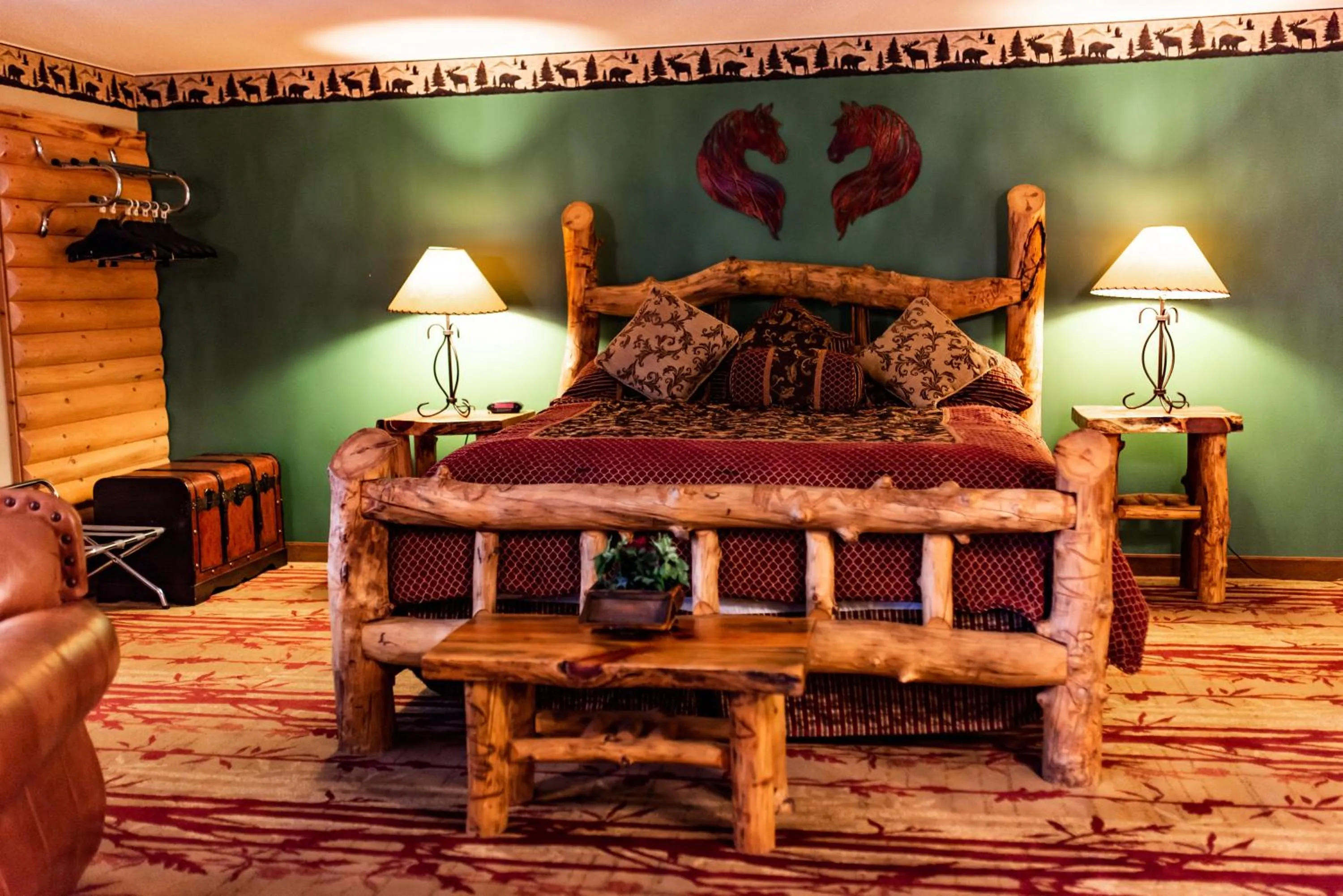 Decorative detail, Bed in Gateway Inn and Suites