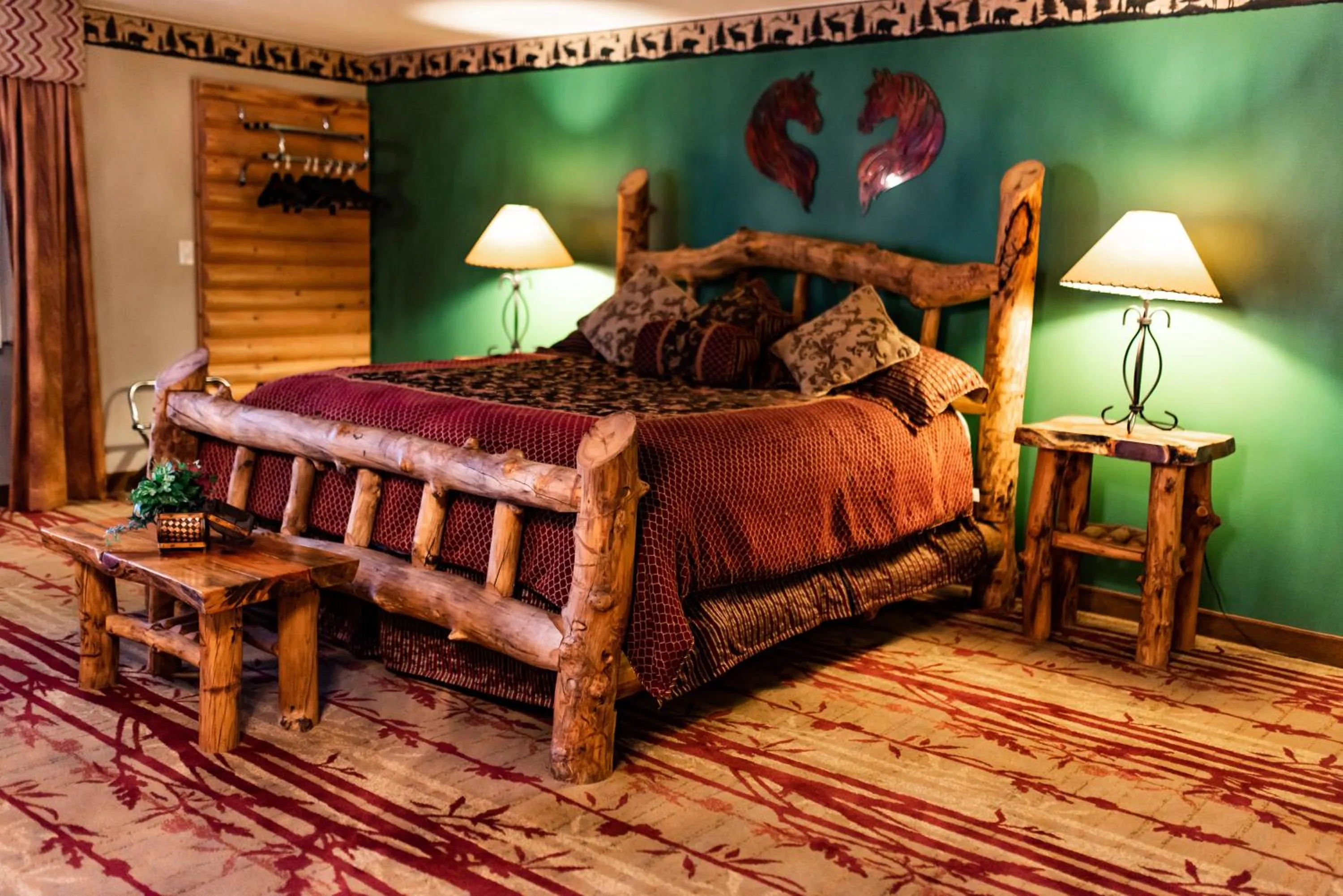 Decorative detail, Bed in Gateway Inn and Suites