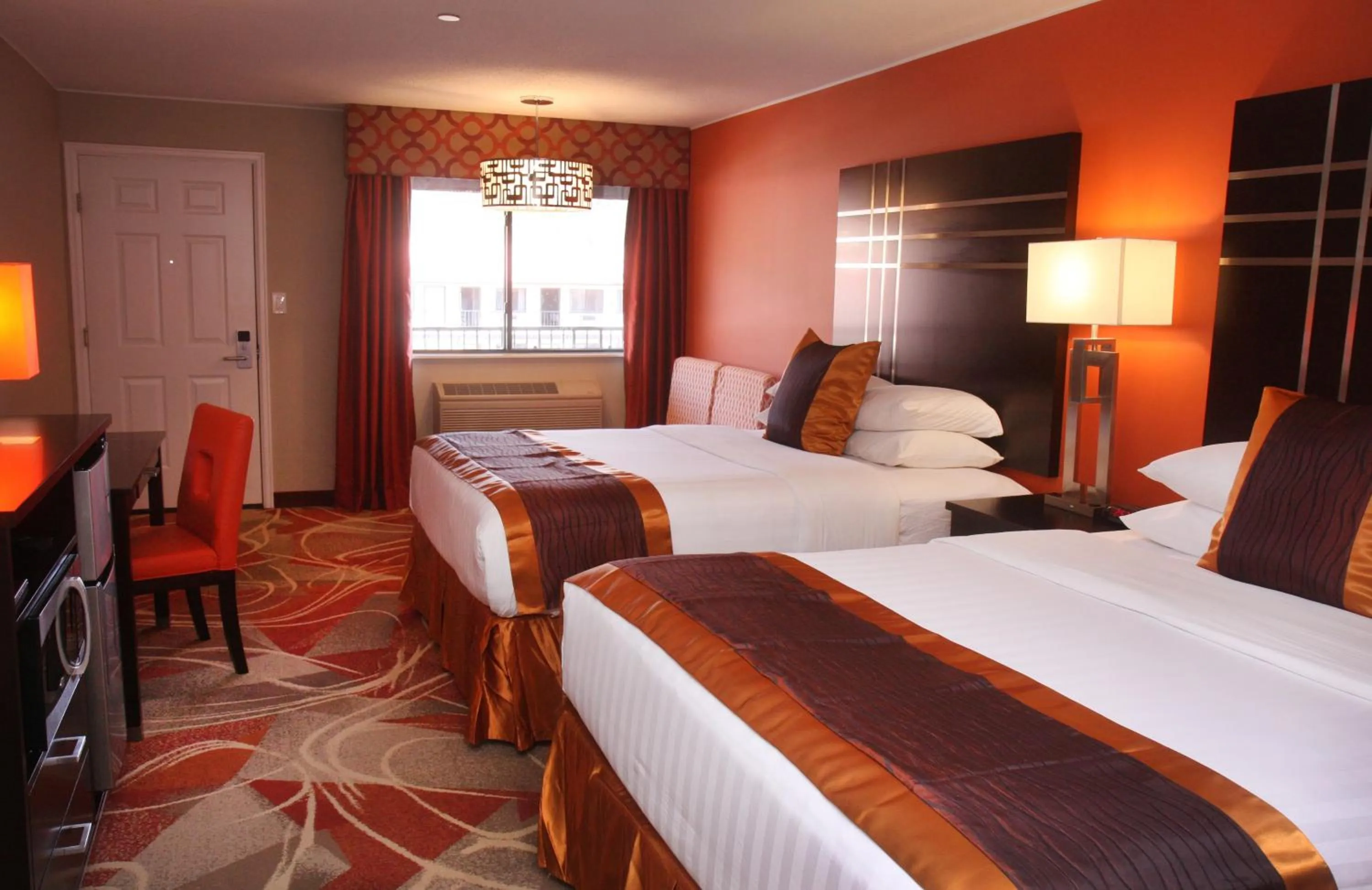 Photo of the whole room, Bed in Gateway Inn and Suites