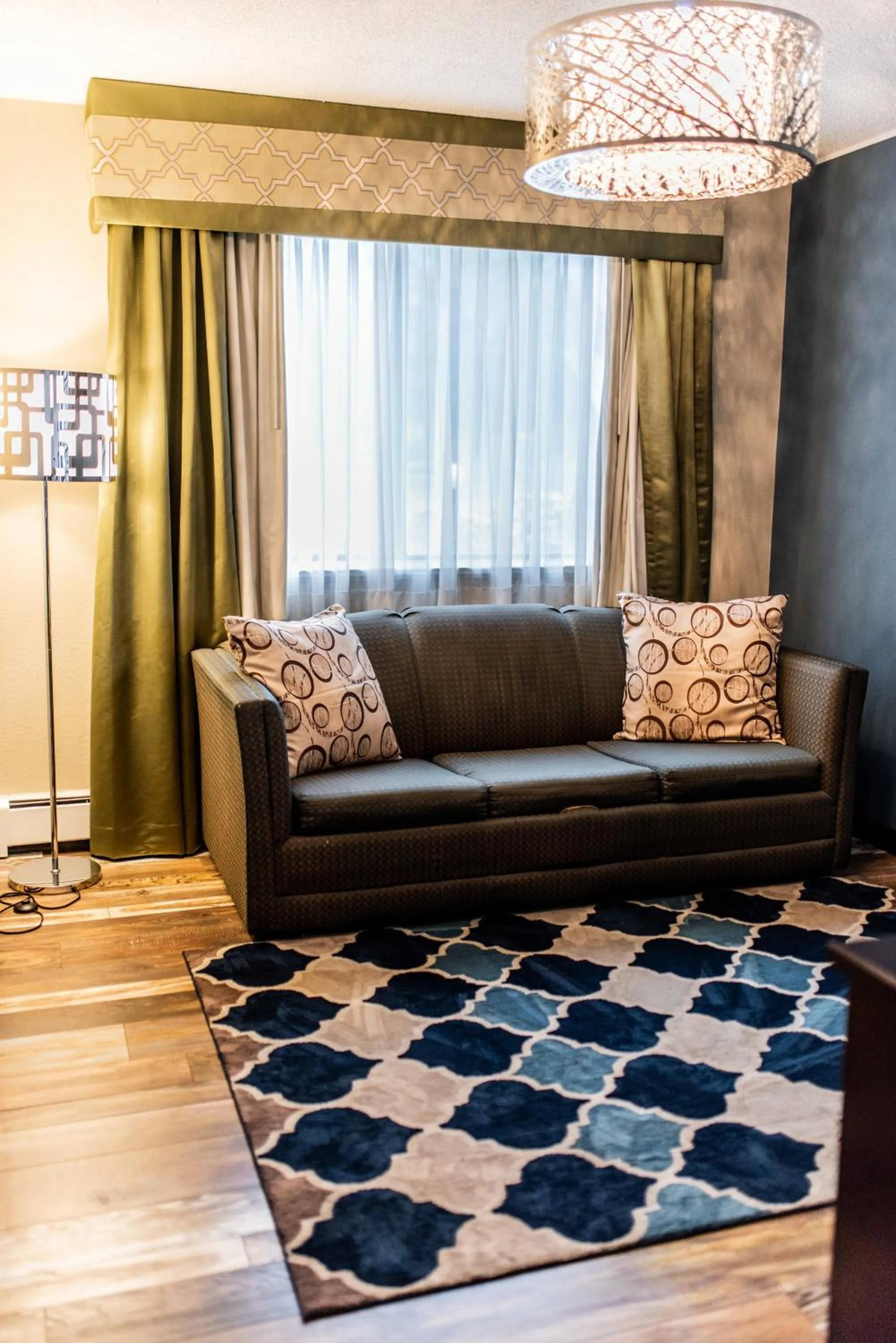 Living room in Gateway Inn and Suites