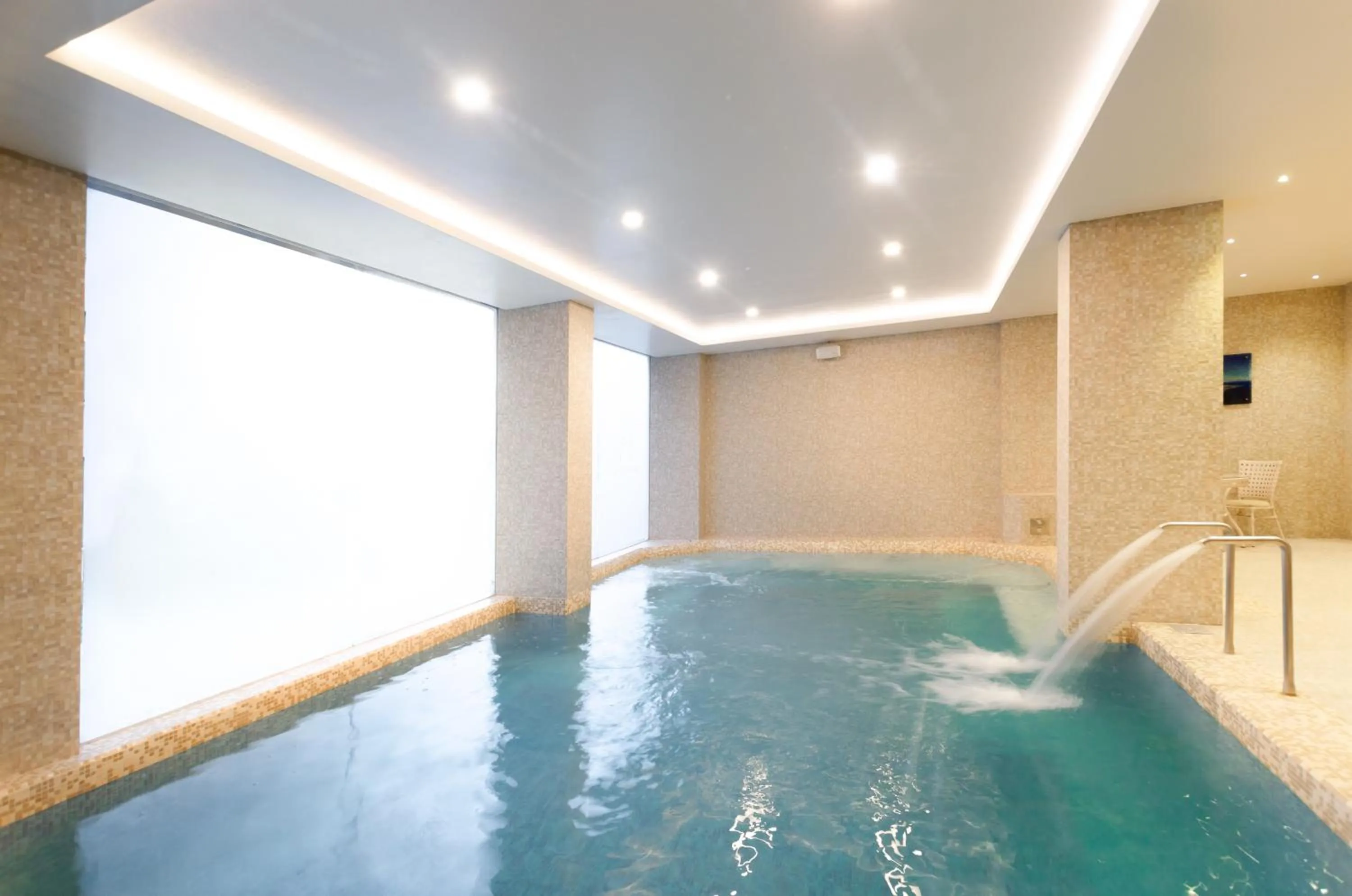 Swimming pool in Hotel Mitru Sur