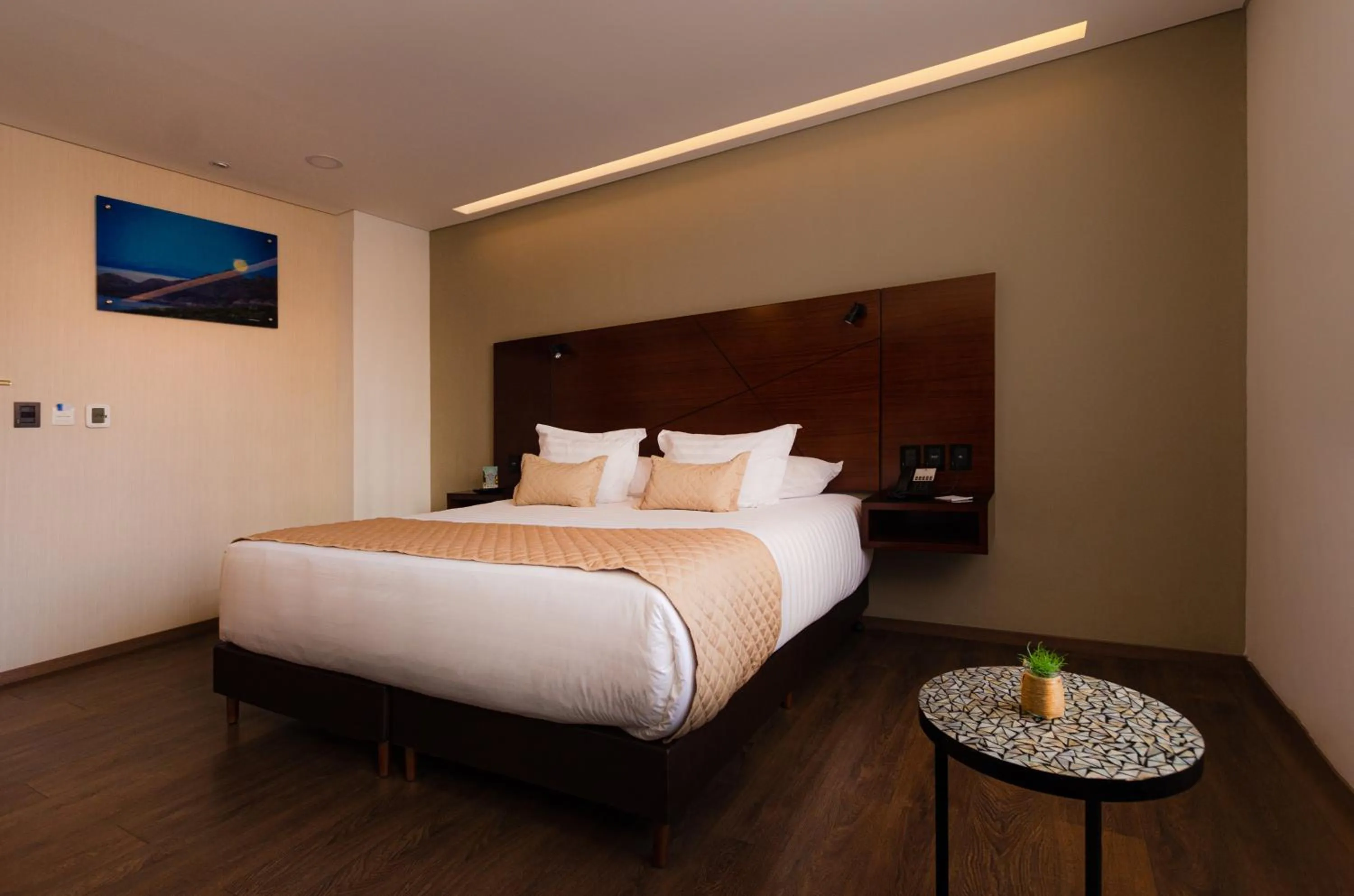 Bedroom, Bed in Hotel Mitru Sur