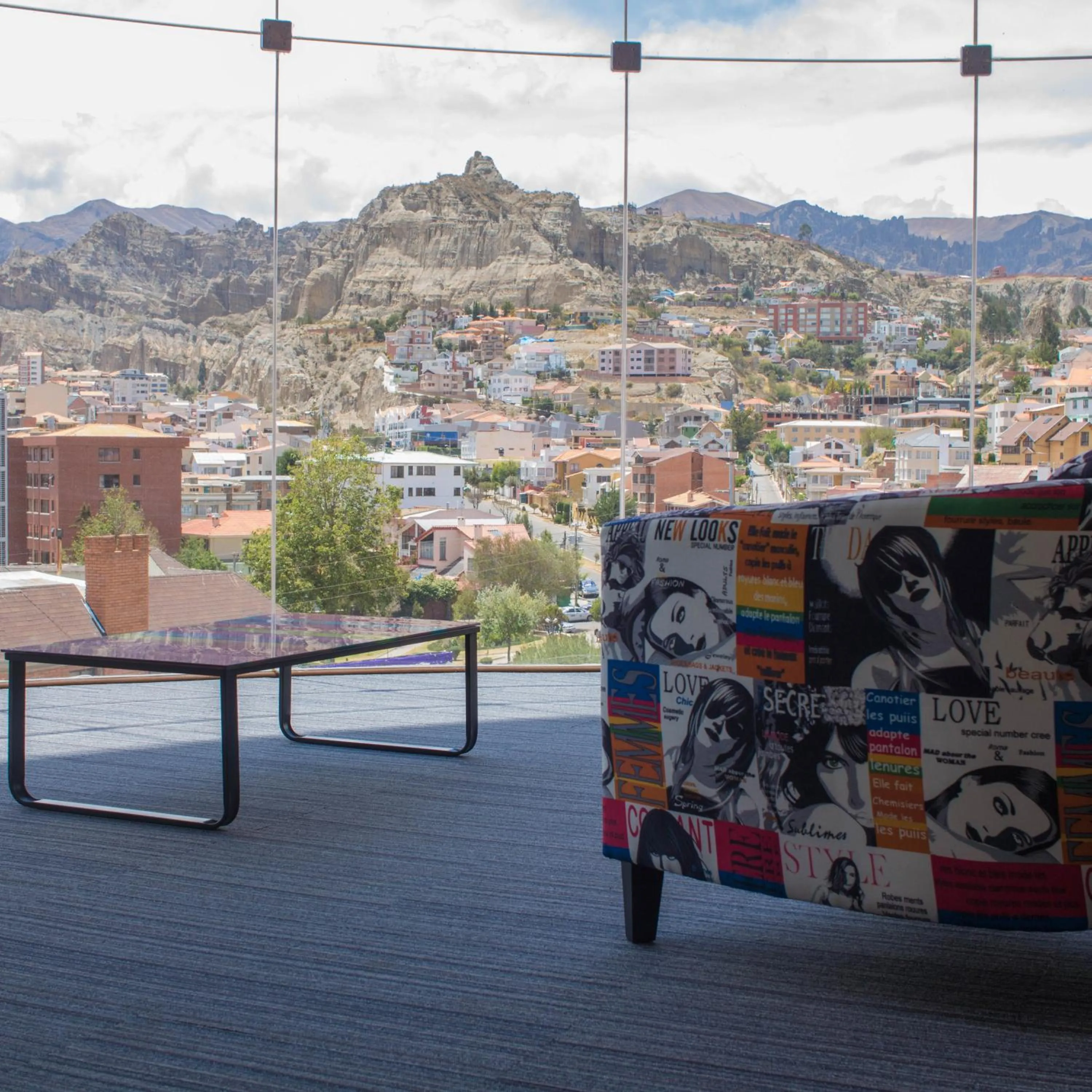 Seating area in Hotel Mitru Sur