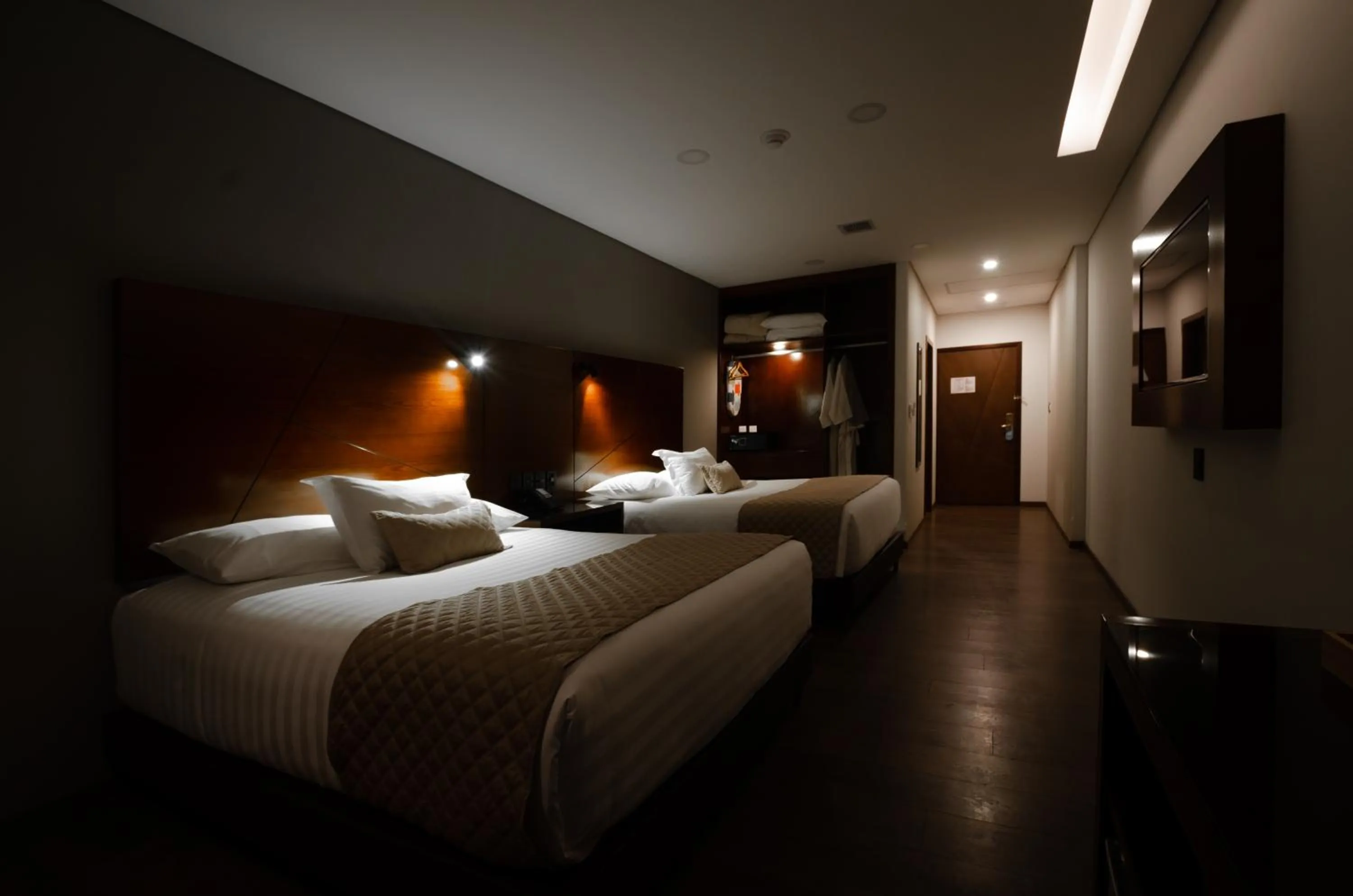 Bedroom, Bed in Hotel Mitru Sur