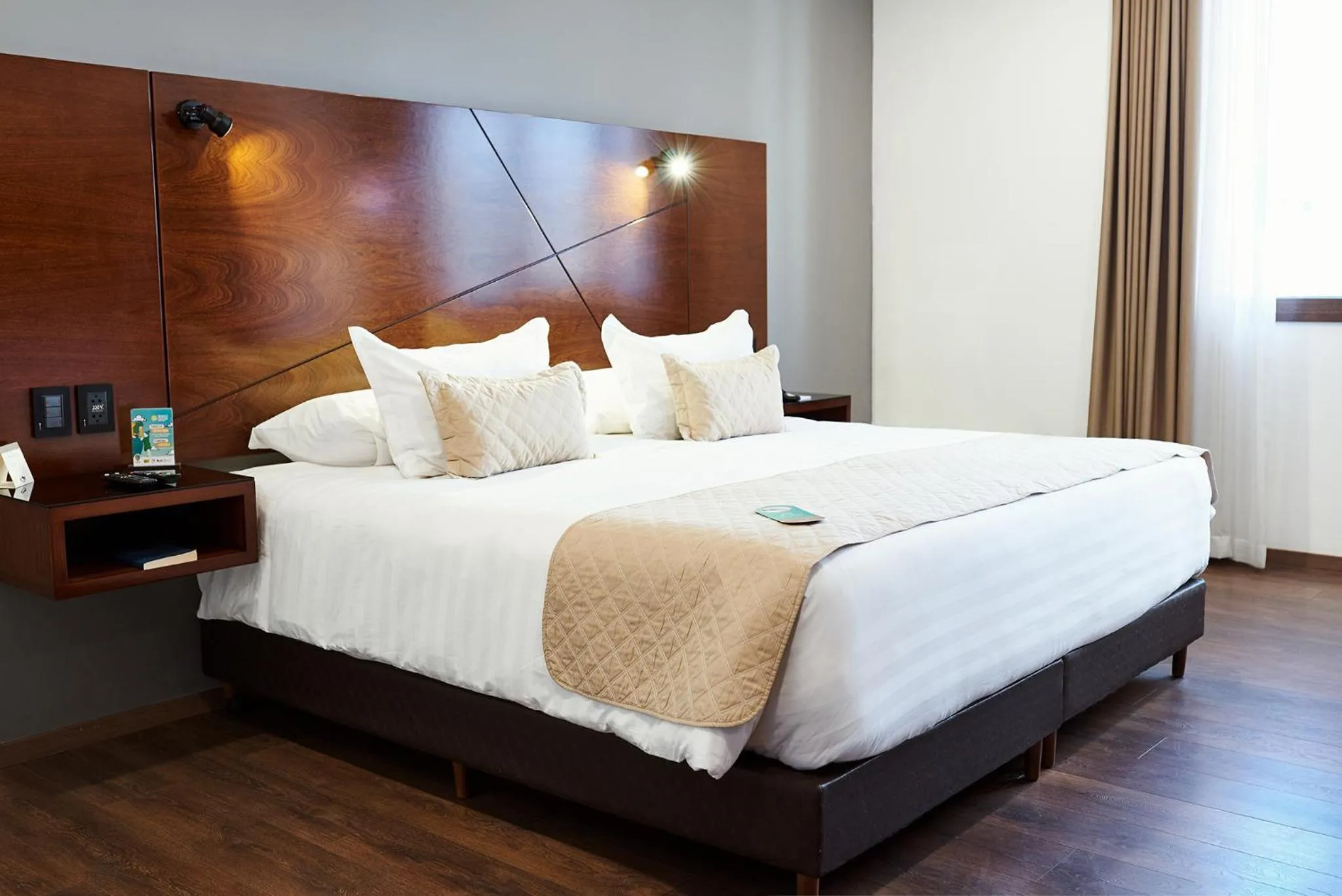 Bed in Hotel Mitru Sur
