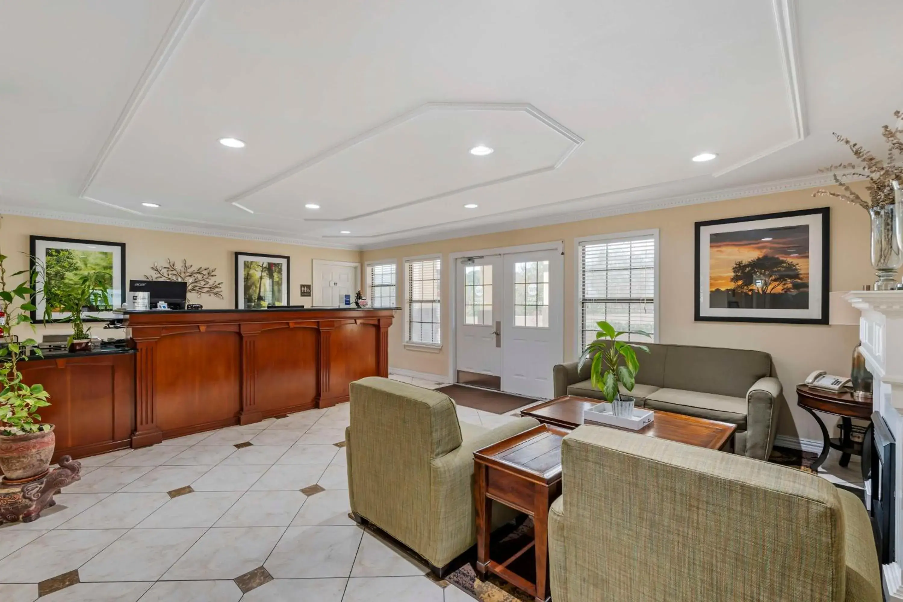 Lobby or reception in Best Western Pineywoods Inn Lobby or reception in Best Western Pineywoods Inn