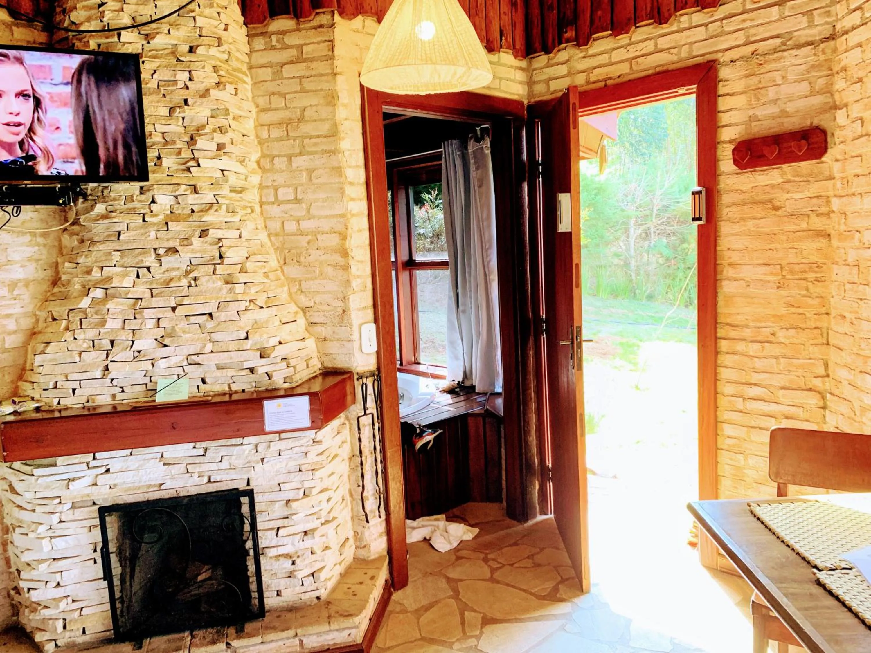 TV and multimedia in Pousada Cantinho das Estrelas