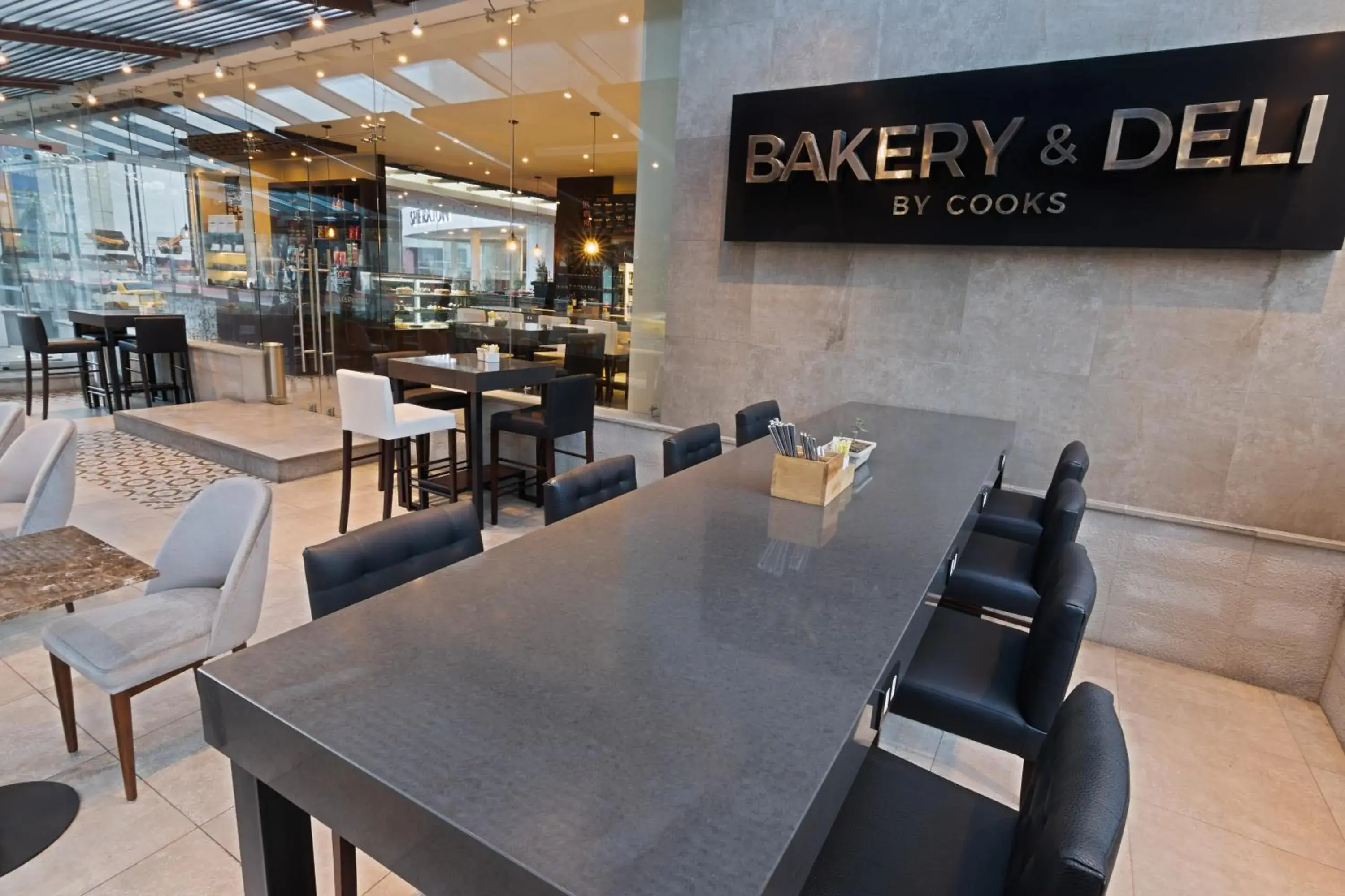 Restaurant/places to eat in Sheraton Quito Restaurant/places to eat in Sheraton Quito