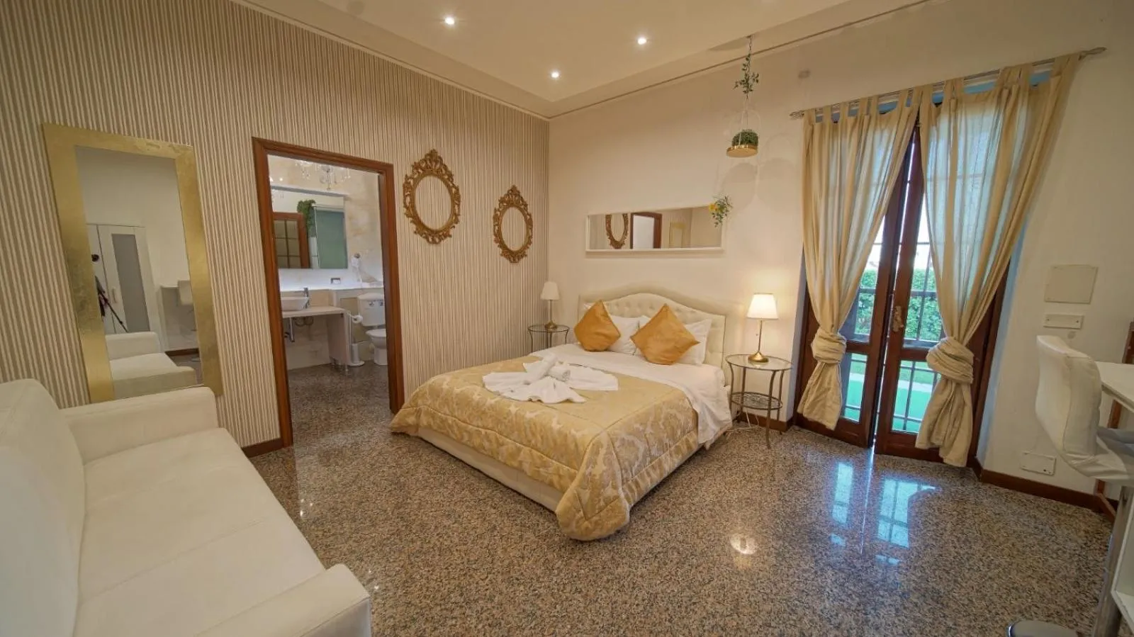 Vitti's Home Verona