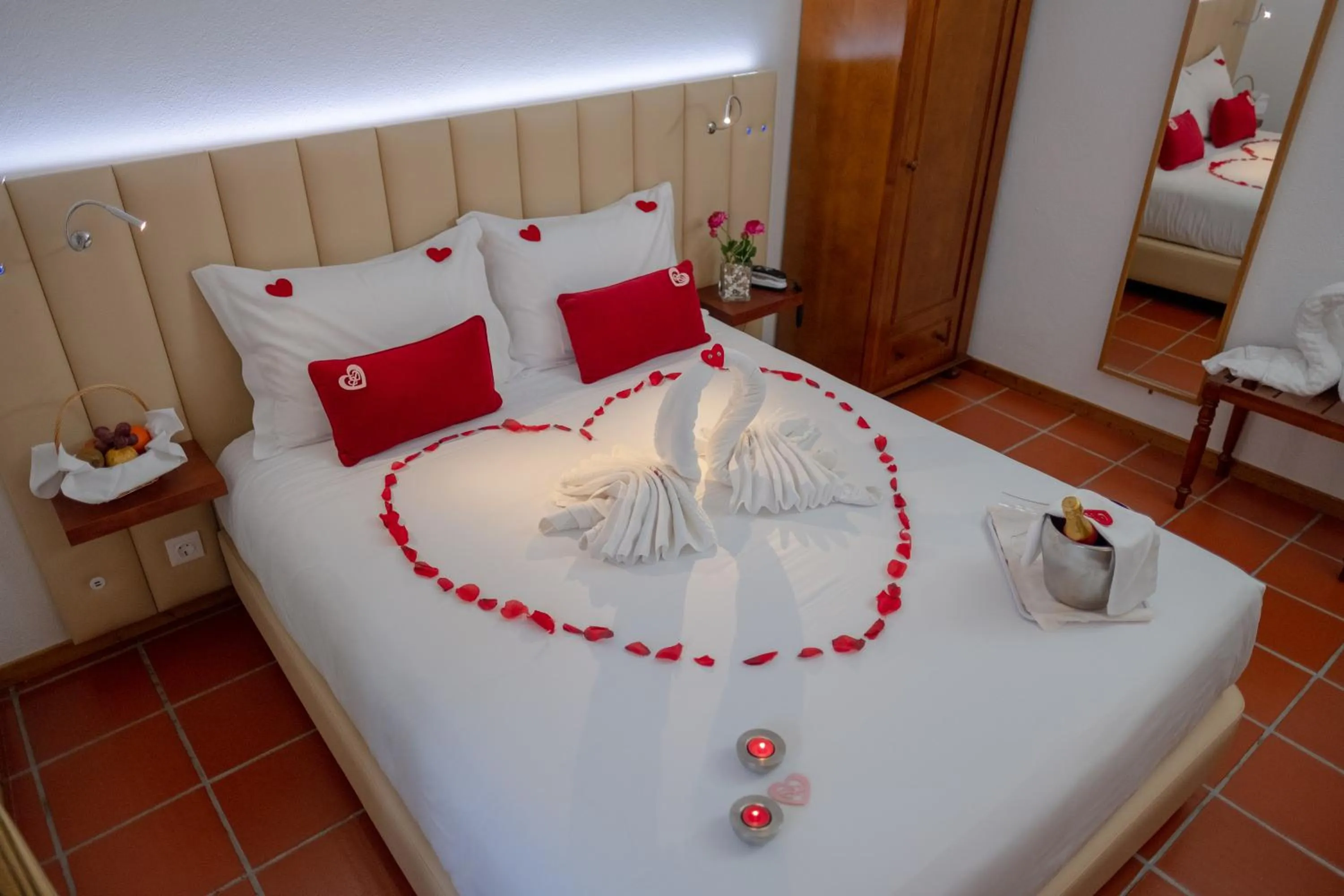 Bedroom, Bed in Hotel El Rei Dom Manuel