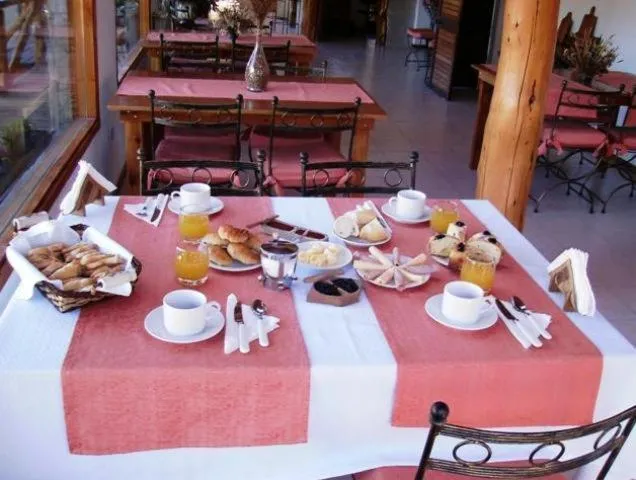 Restaurant/places to eat in Apart Hotel y Hosteria del Sir