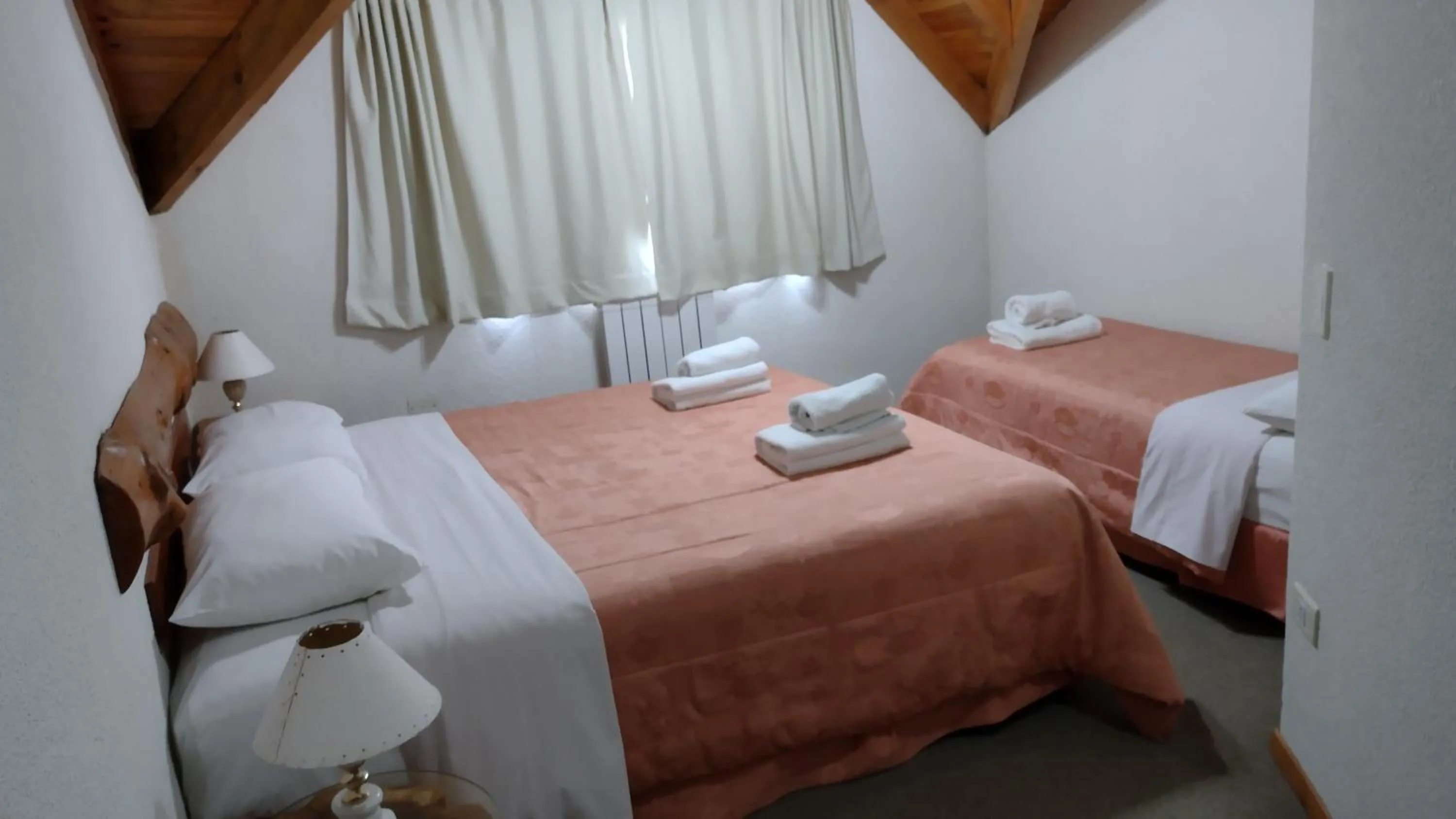 Bed in Apart Hotel y Hosteria del Sir