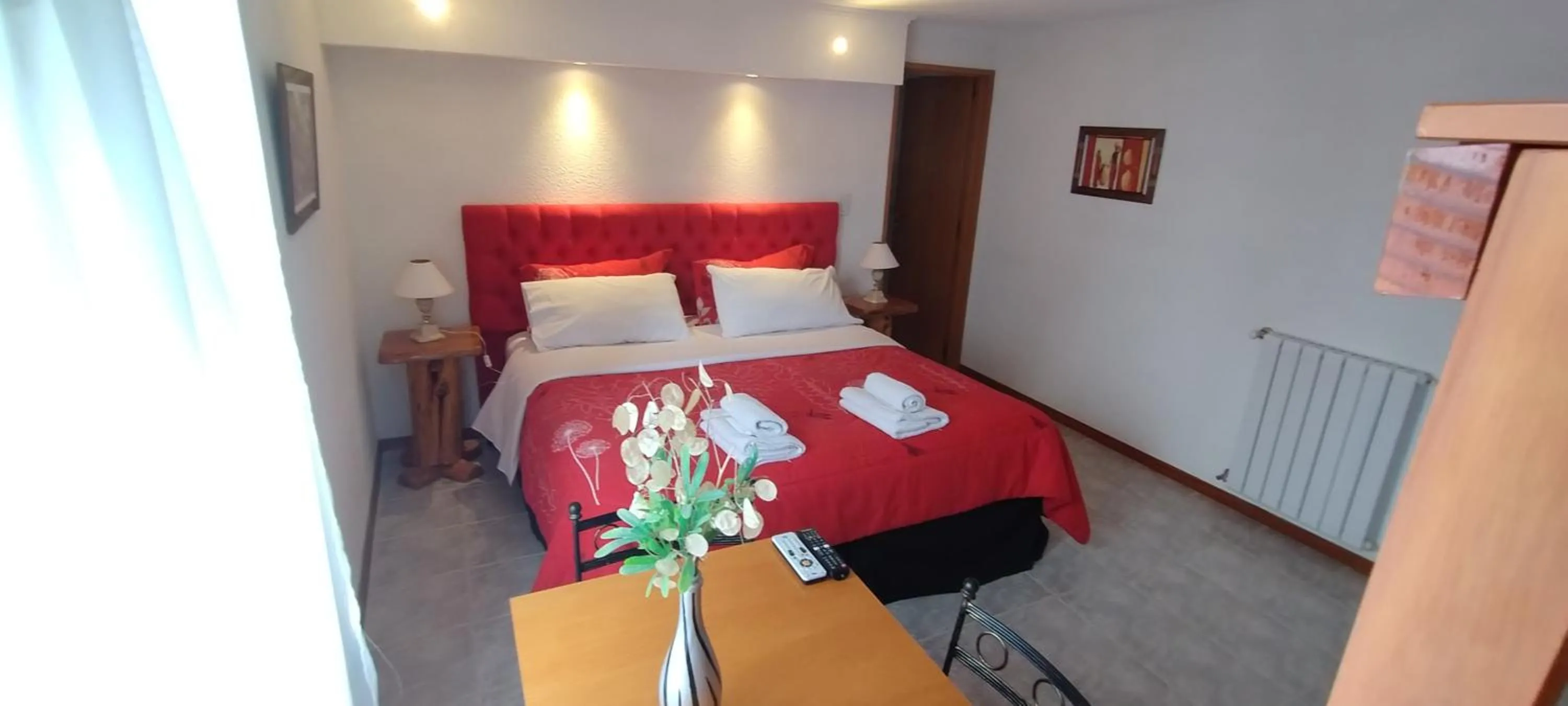 Photo of the whole room, Bed in Apart Hotel y Hosteria del Sir