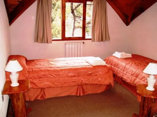 Bedroom, Bed in Apart Hotel y Hosteria del Sir