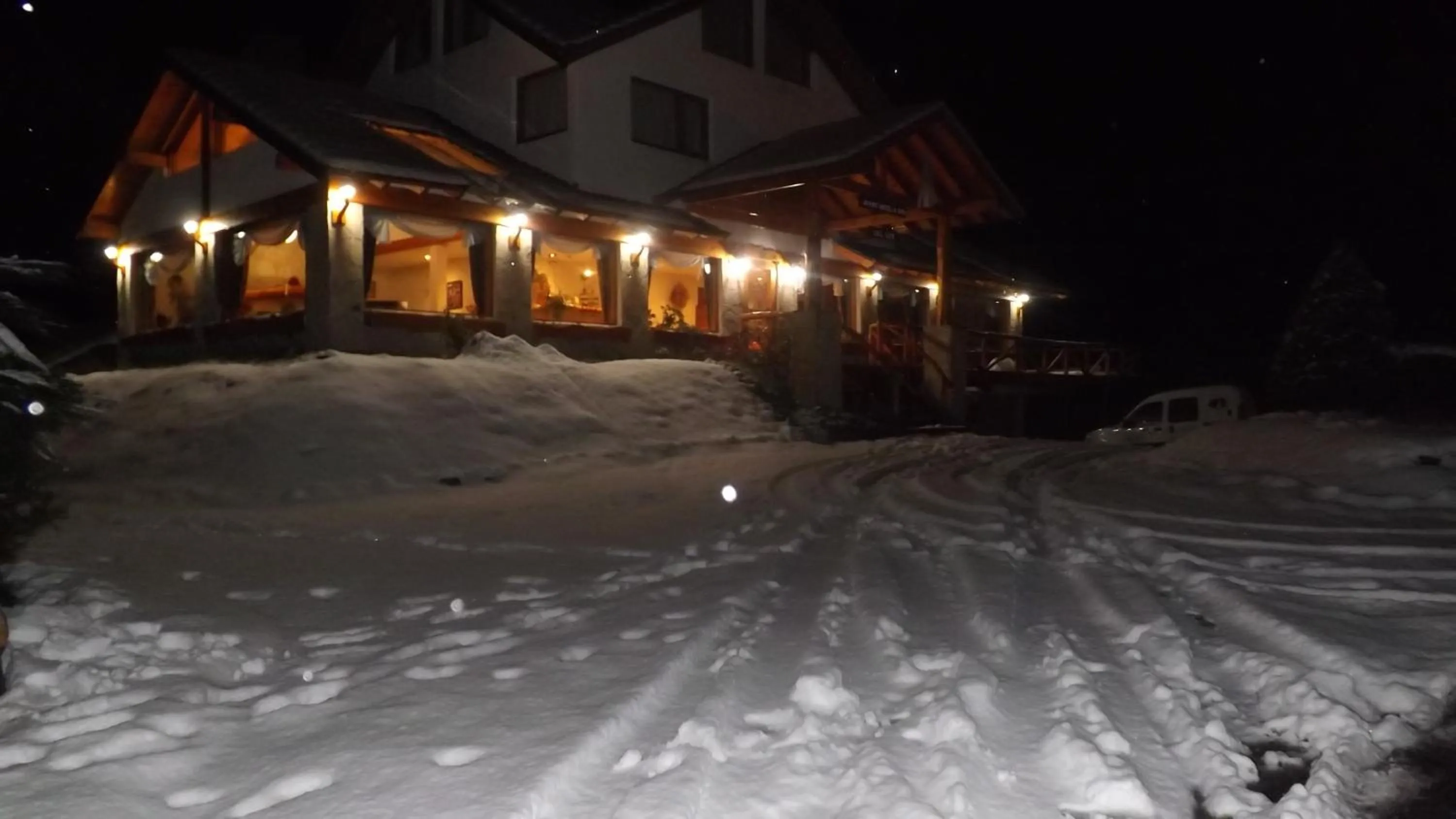 Night in Apart Hotel y Hosteria del Sir