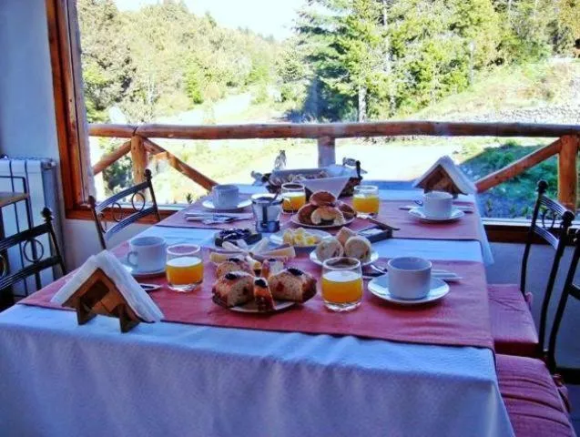 Restaurant/places to eat in Apart Hotel y Hosteria del Sir