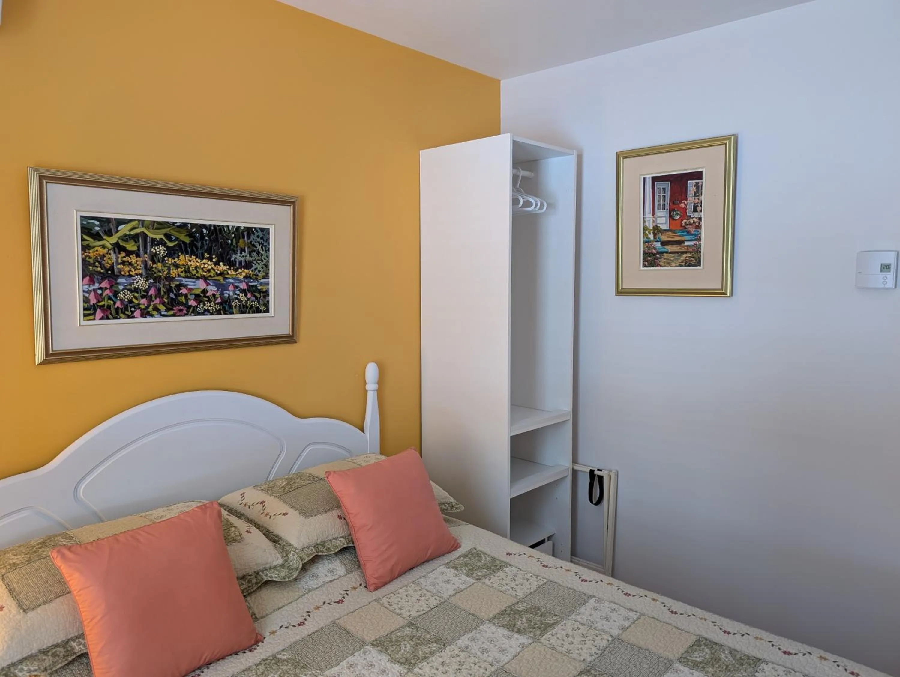 Bed in Au Saut Du Lit